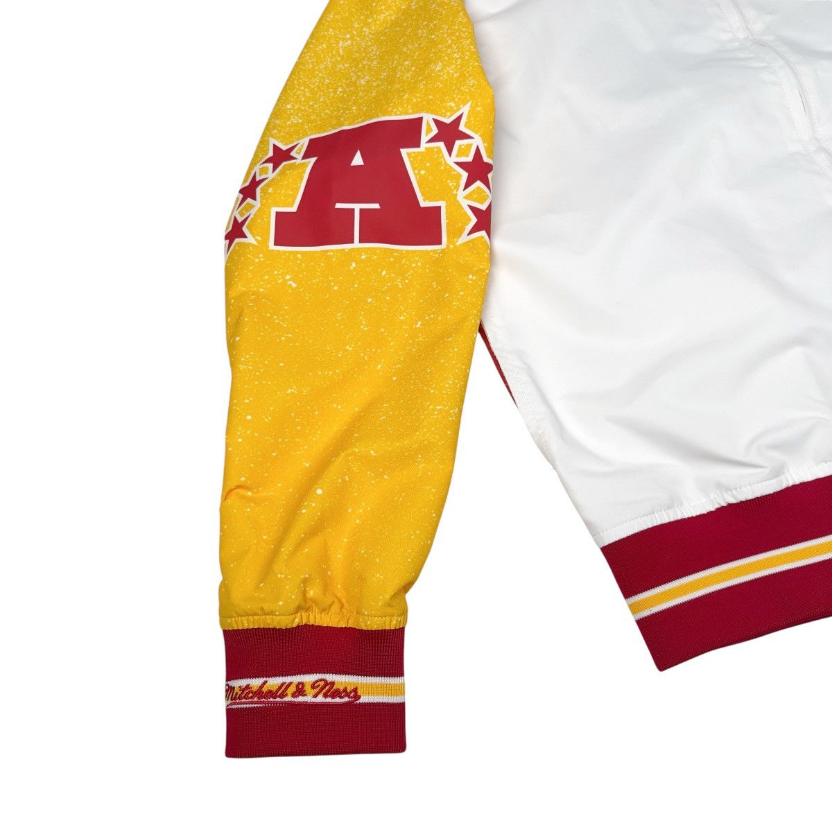 Mitchell & Ness Mitchell & Ness White Kansas City Chiefs Full-Zip Jacket Size US M / EU 48-50 / 2 - 3 Thumbnail