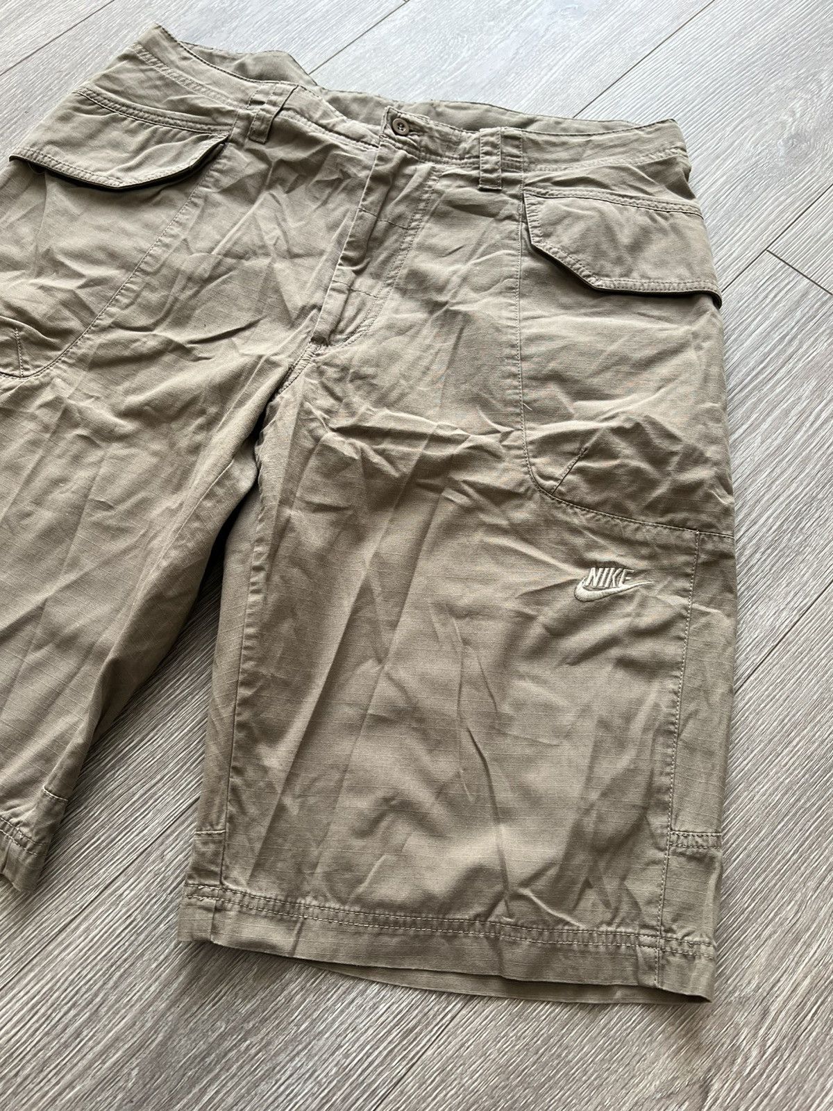 Nike Vintage Nike Cargo Shorts Y2K Size US 36 / EU 52 - 4 Thumbnail