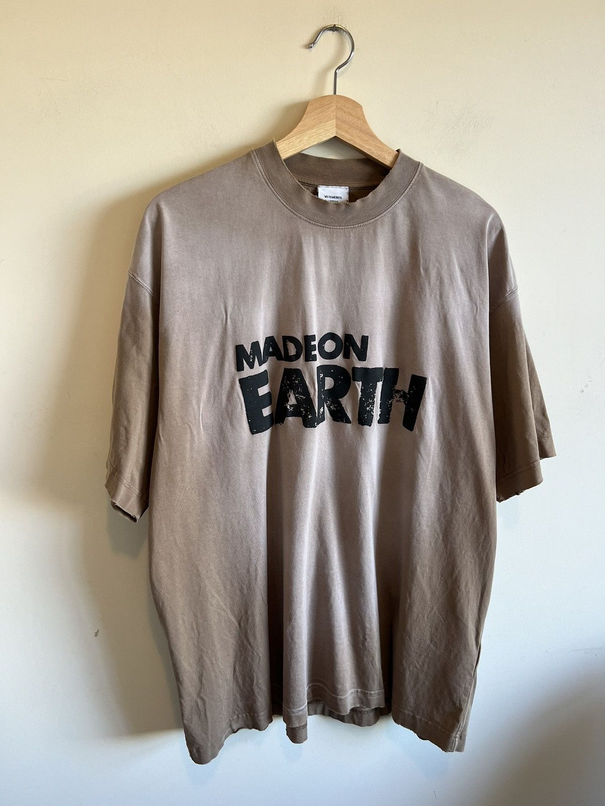 Vetements VETEMENTS Made on Earth Shirt Brown Gvaslavia Size US L / EU 52-54 / 3 - 1 Thumbnail