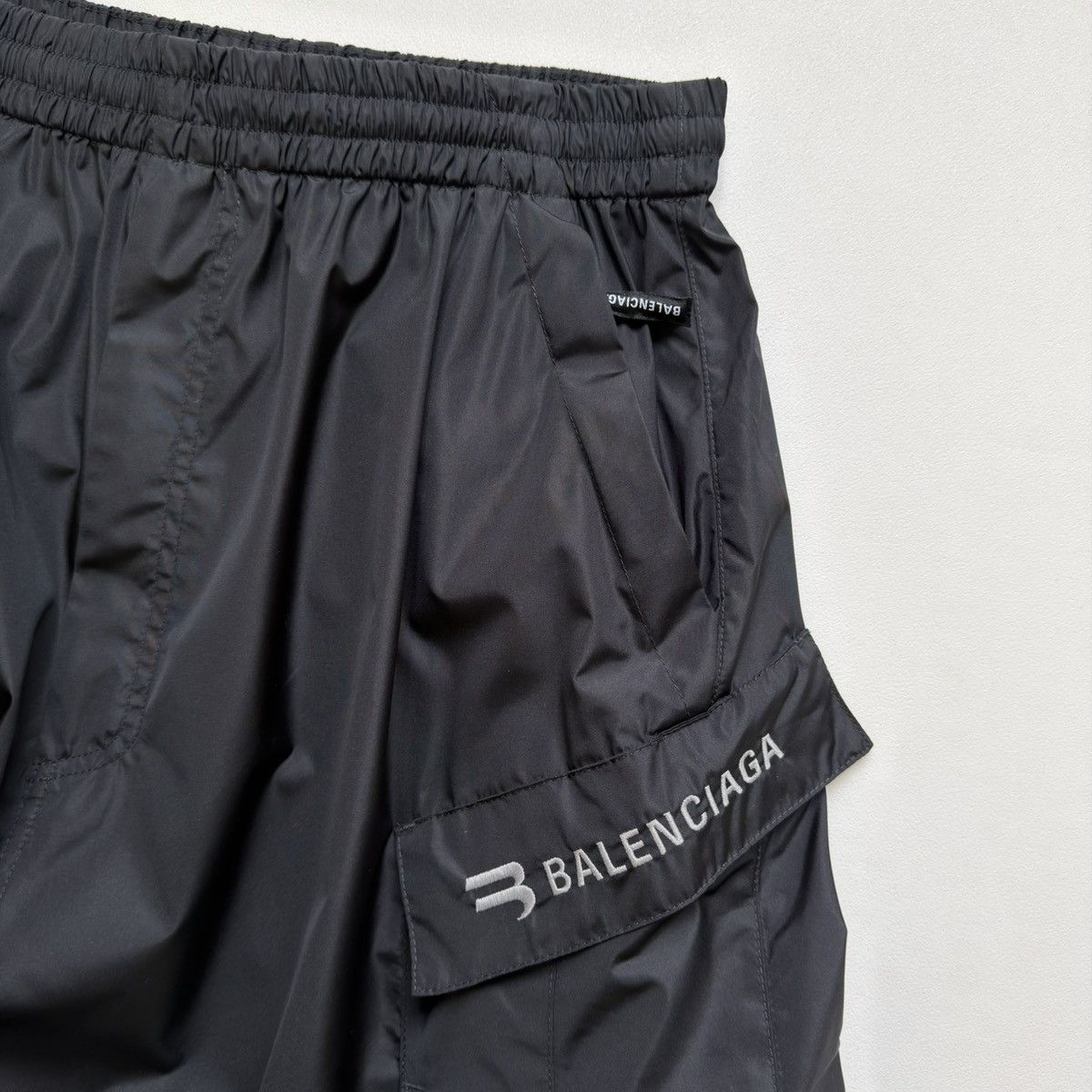 Balenciaga 2021 Black Nylon Technical Cargo Pants Size US 32 / EU 48 - 6 Thumbnail