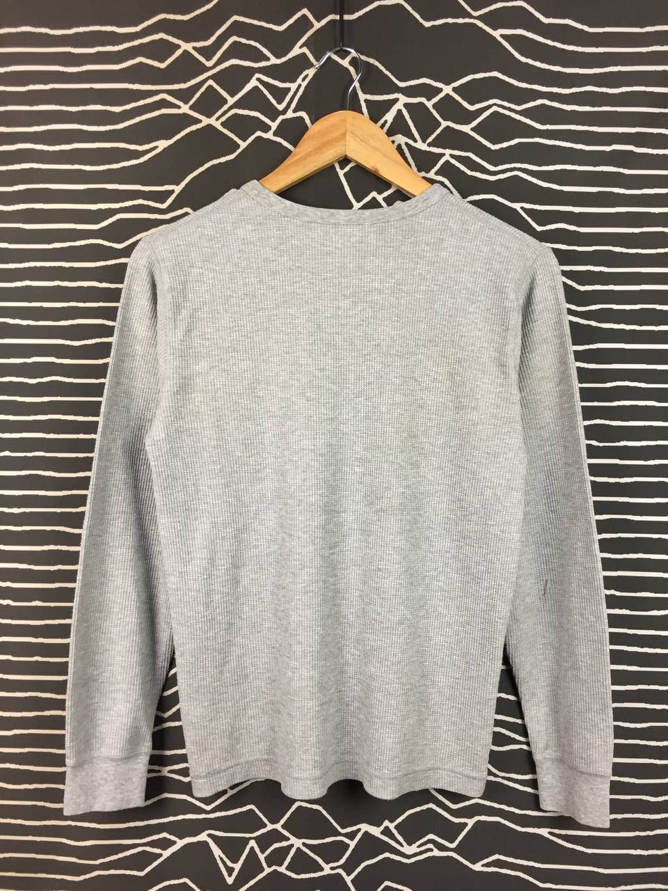 Uniqlo Uniqlo Thermal Waffle Knit Long Sleeve Henley Tee Size S Size US S / EU 44-46 / 1 - 5 Thumbnail