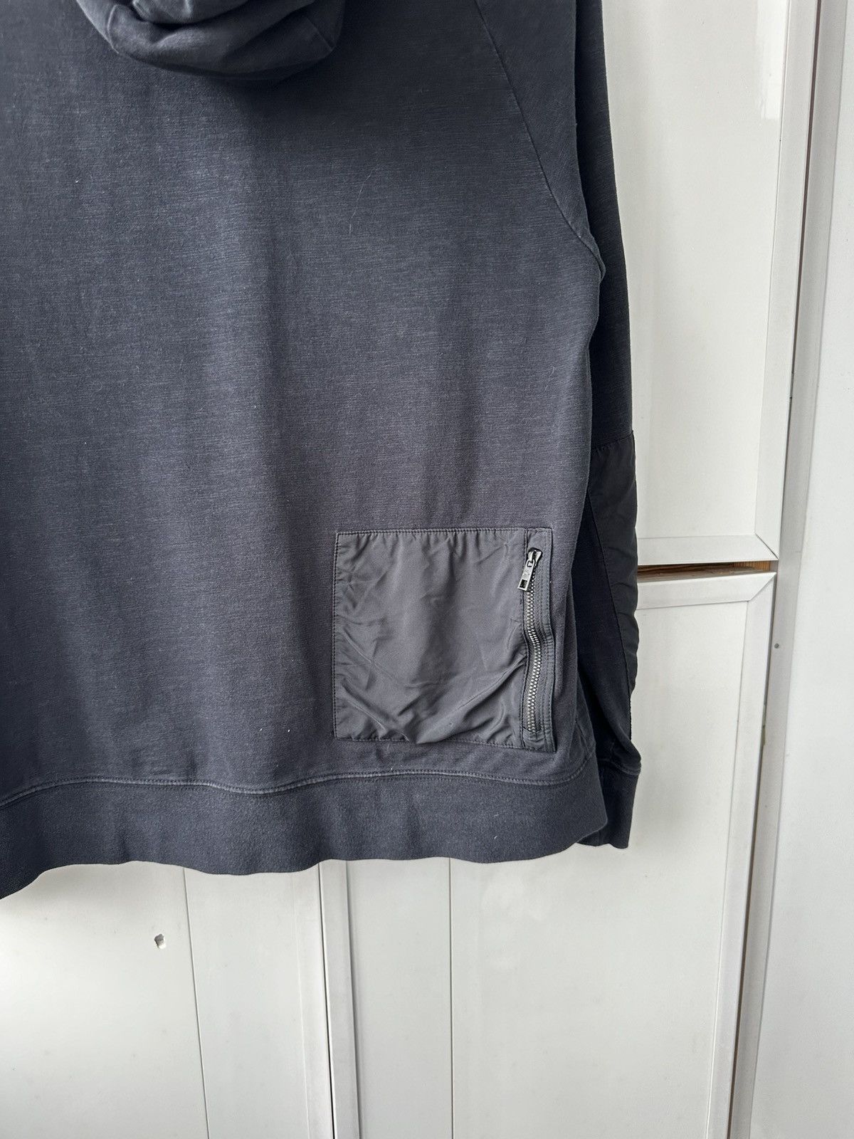 Nike Vintage Nike Hoodie Patch Logo Black Fit Size US L / EU 52-54 / 3 - 18 Thumbnail