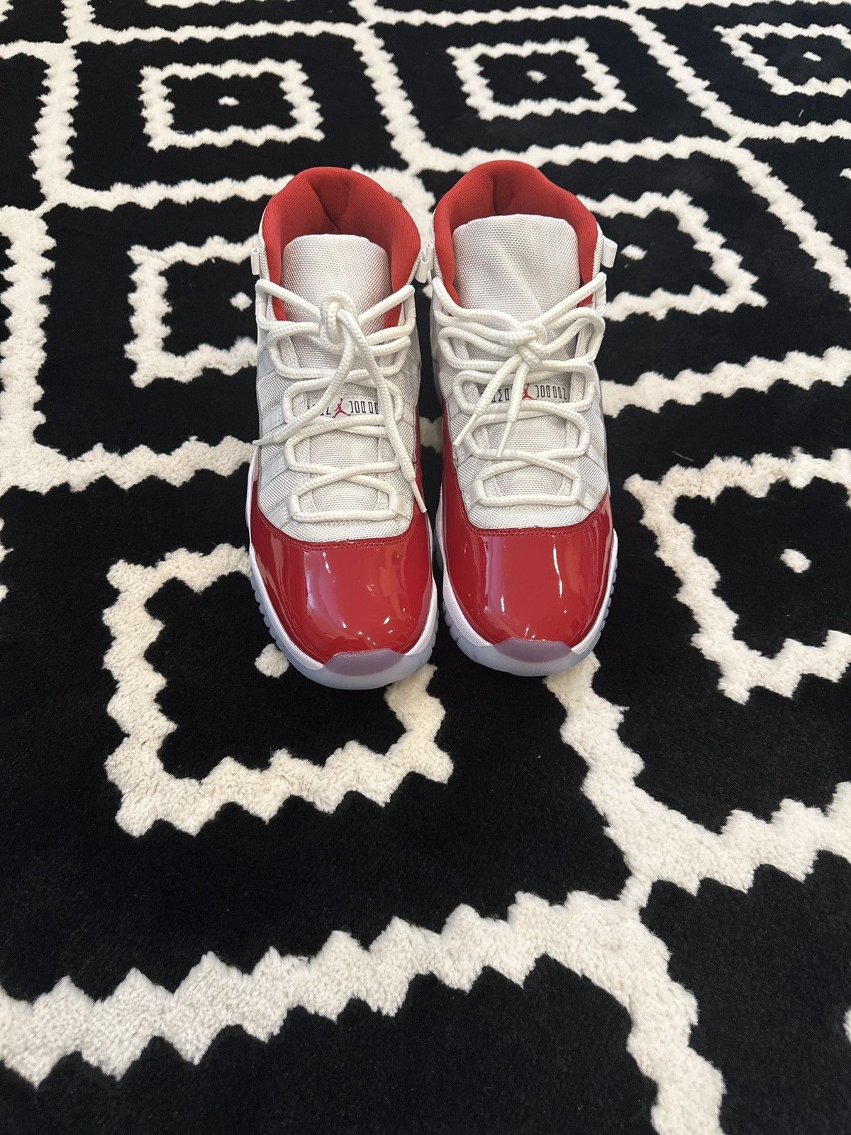 Jordan Brand Air Jordan 1 Retro (cherry) Size US 11 / EU 44 - 5 Thumbnail
