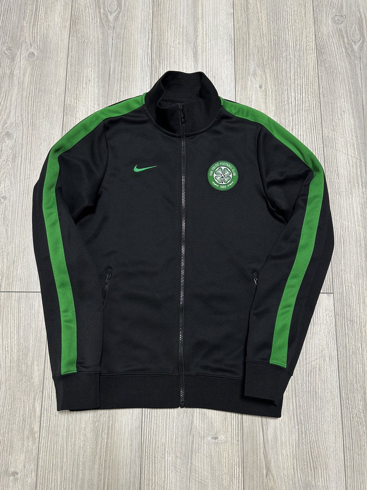 Nike Nike Celtic Vintage Y2k Streetwear Basic Logo Light Jacket Size US S / EU 44-46 / 1 - 1 Thumbnail