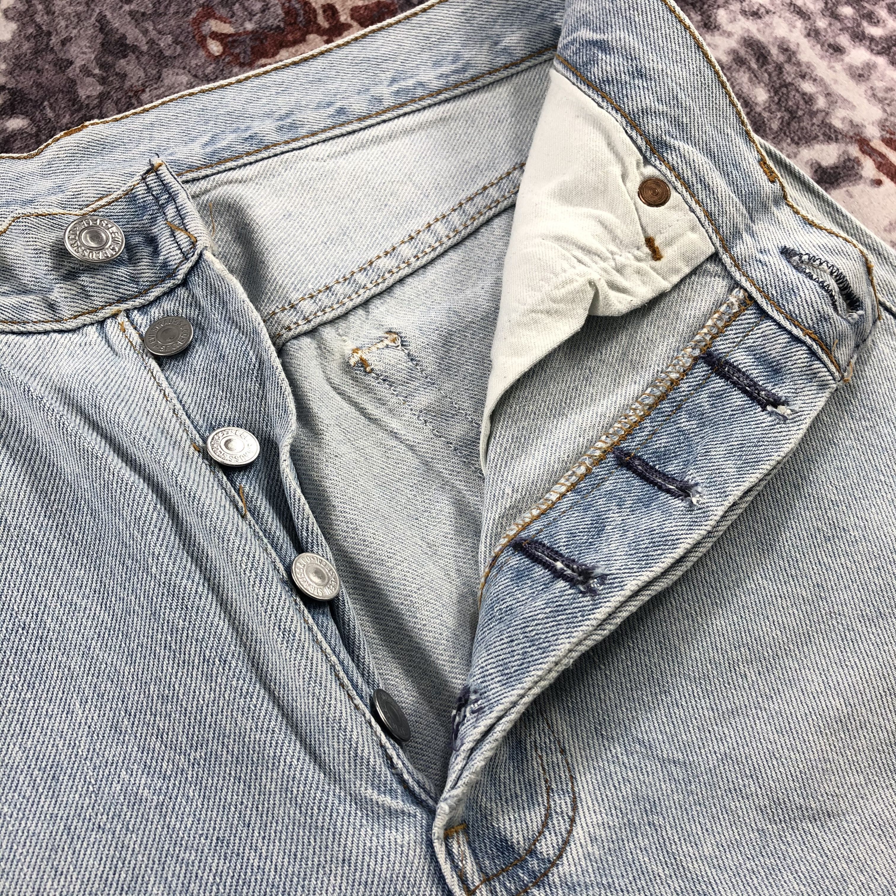 Levi's × Vintage Vintage 90s Light Wash Levis 501 Jeans-JM2195 Size US 28 / EU 44 - 11 Thumbnail