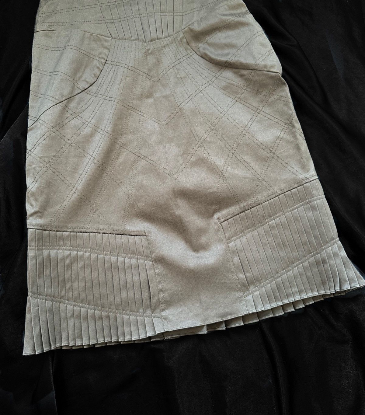 Tom Ford Gucci Fall 2003 Corset Dress by Tom Ford Size S / US 4 / IT 40 - 11 Thumbnail