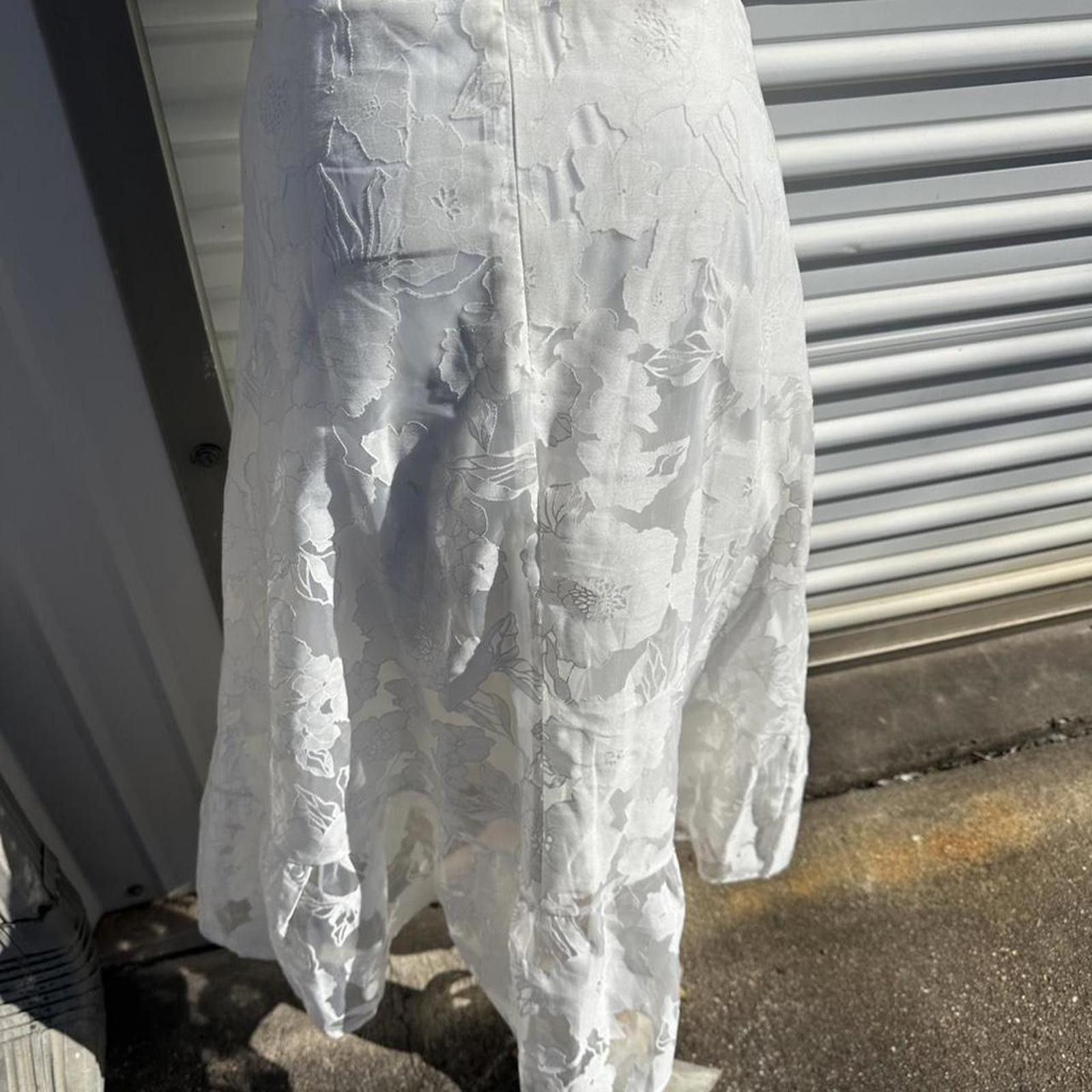 Lululemon White lace midi skirt#cottagecore lulus Size 28" / US 6 / IT 42 - 2 Thumbnail