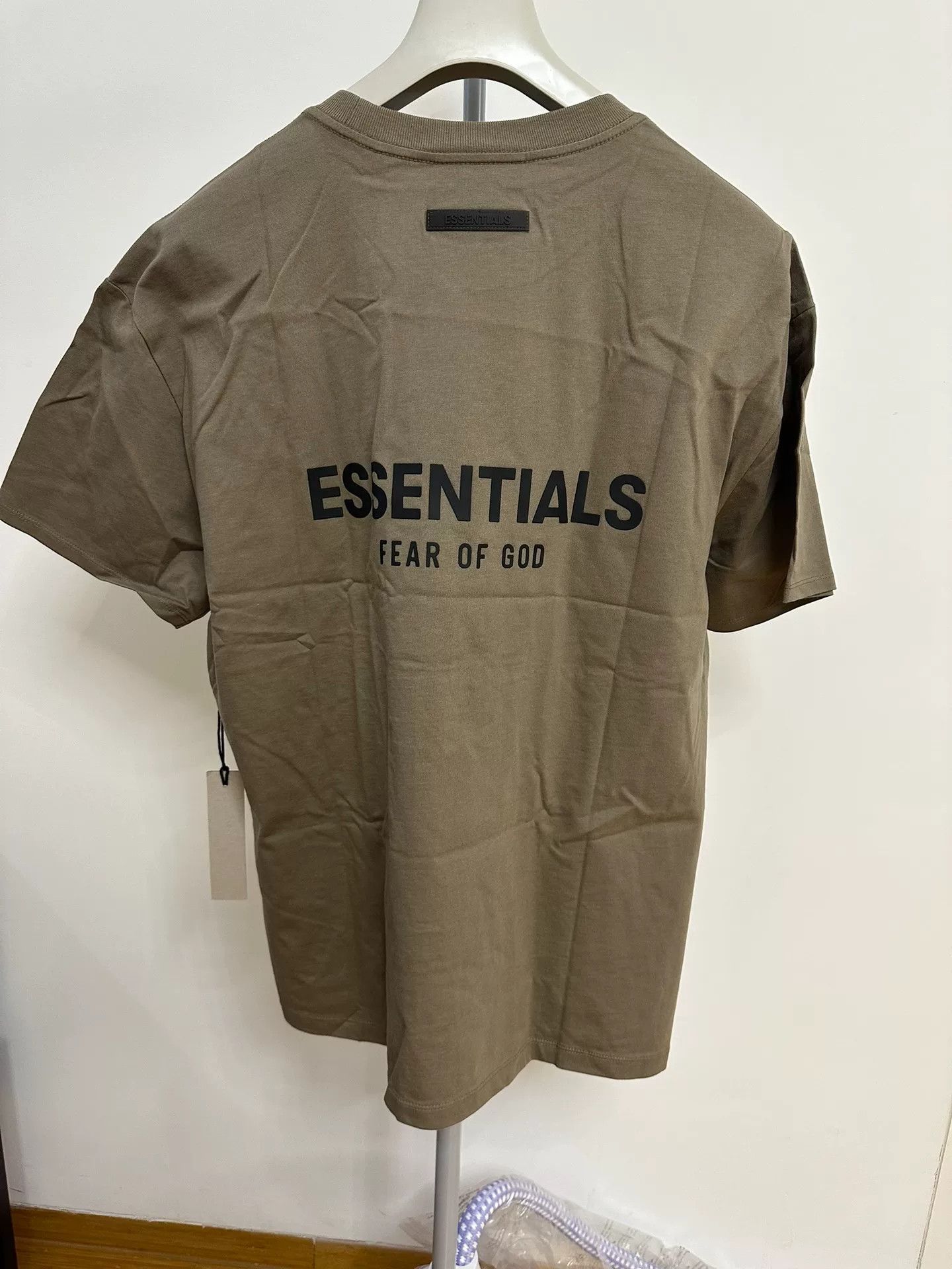 Fear of God FOG Essentials SS21 Taupe Short Sleeve M Size US M / EU 48-50 / 2 - 1 Thumbnail