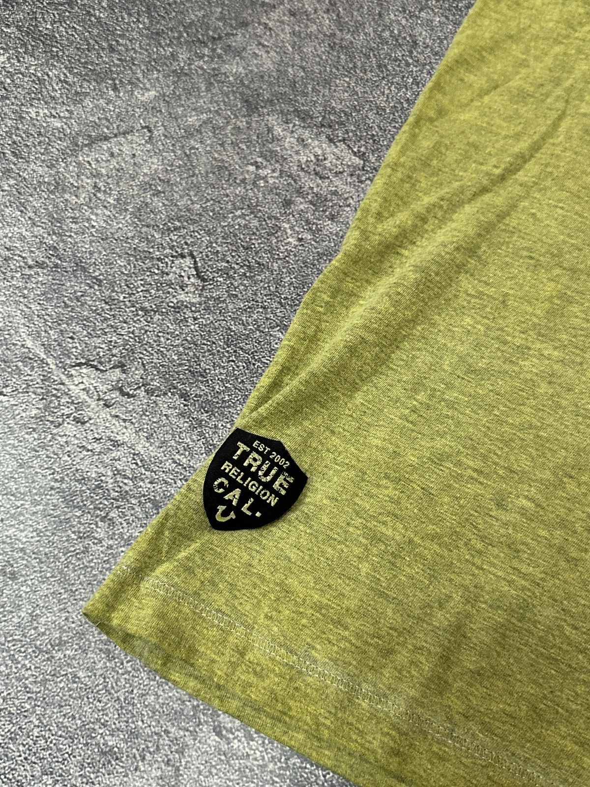 True Religion VintageTrue Religion Fuzzy Logo Green Men’s T-Shirt Size XL Size US XL / EU 56 / 4 - 7 Thumbnail