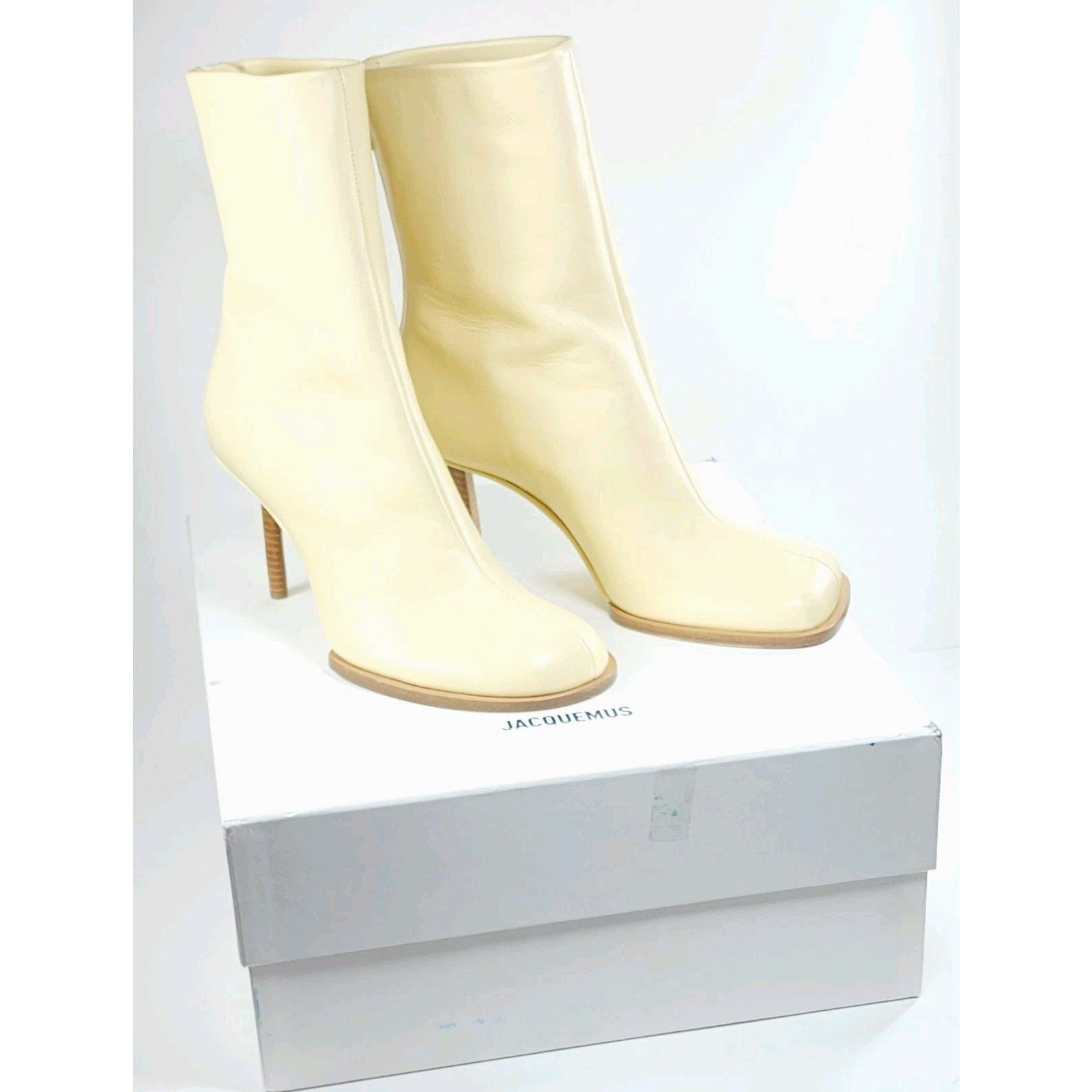 Jacquemus JACQUEMUS Rond Carré Leather Ankle Boots Ivory EU40 US10. Size US 10 / IT 40 - 2 Thumbnail