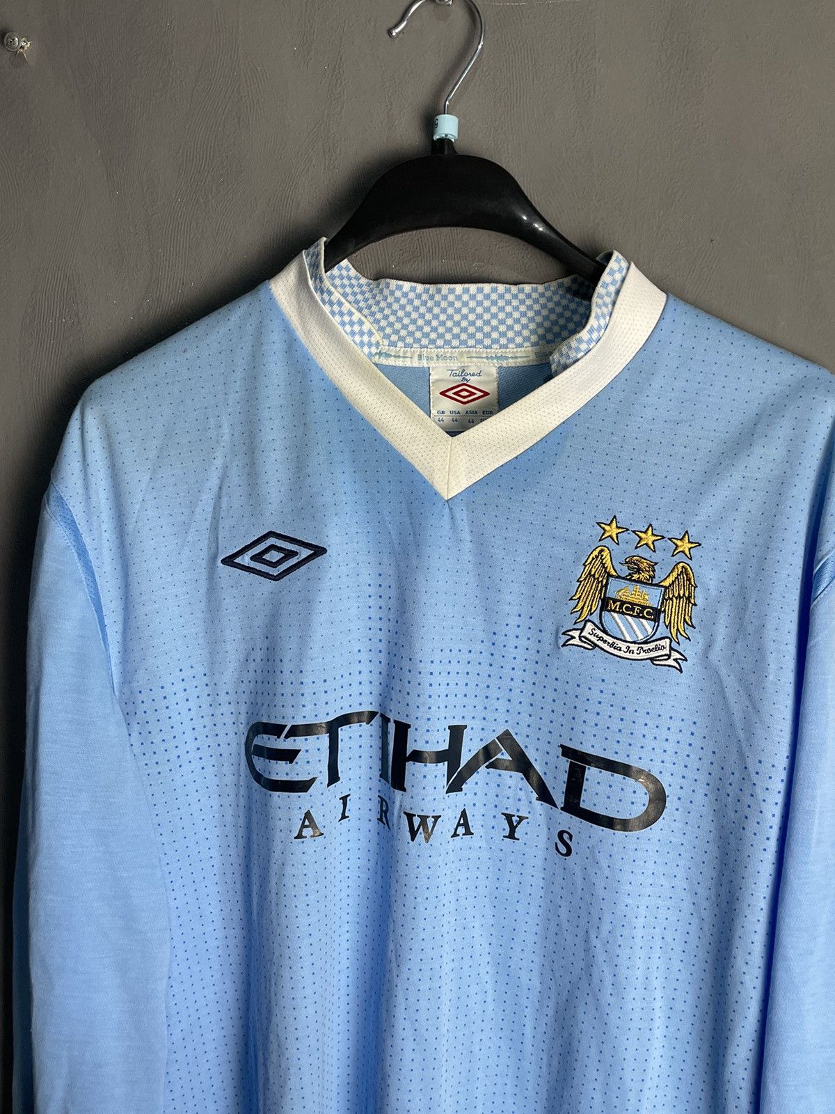 Umbro #4 Vincent Kompany Umbro Manchester City 2011 long sleeve Size US L / EU 52-54 / 3 - 4 Thumbnail
