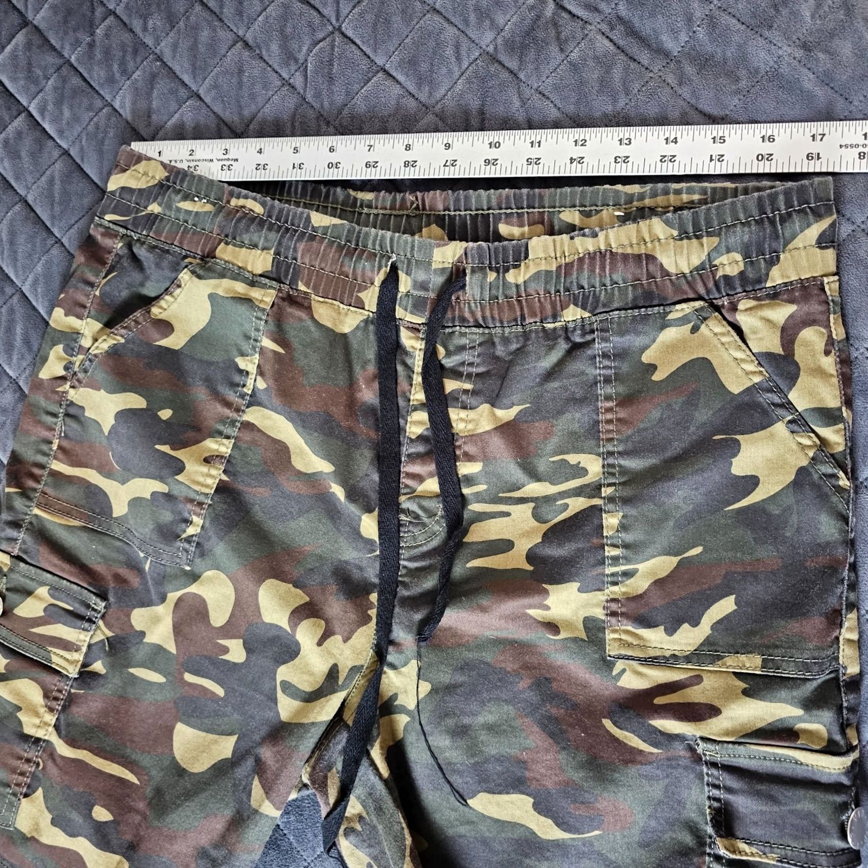 Vintage V.I.P Women's Cargo Shorts Camouflage Size 19/20 Elastic Waist Drawstring Pockets Cargo Green Cotton Blend Regular 34 in Waist Women Size 40" / US 18 - 4 Thumbnail