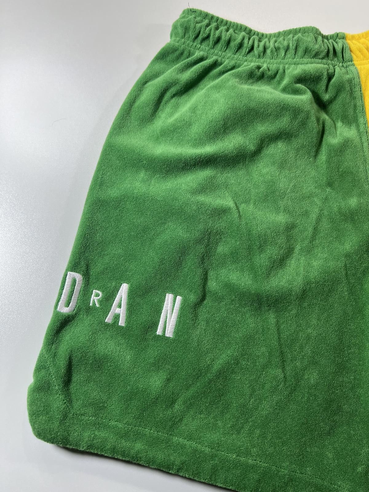 Jordan Brand Jordan Two-Tone Yellow and Green Shorts L Size US 34 / EU 50 - 10 Thumbnail