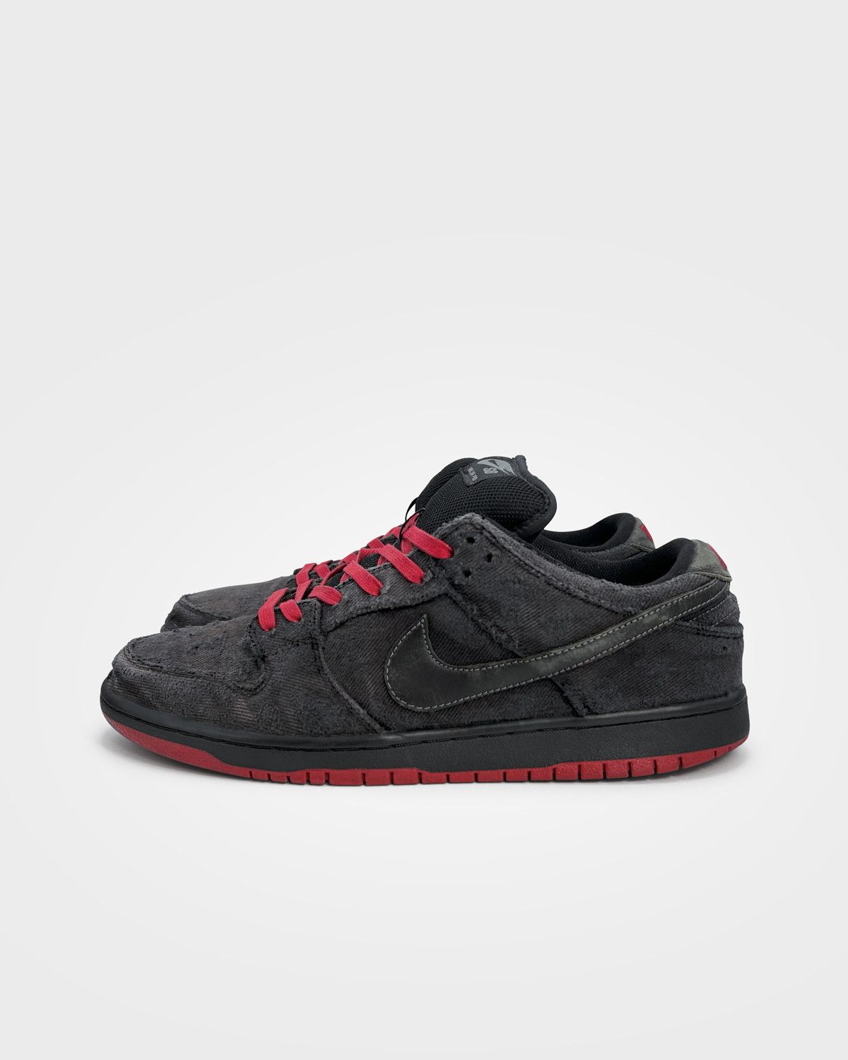 Levi's × Nike Nike SB, 2012 Levis Dunk Low Size US 10.5 / EU 43-44 - 1 Thumbnail