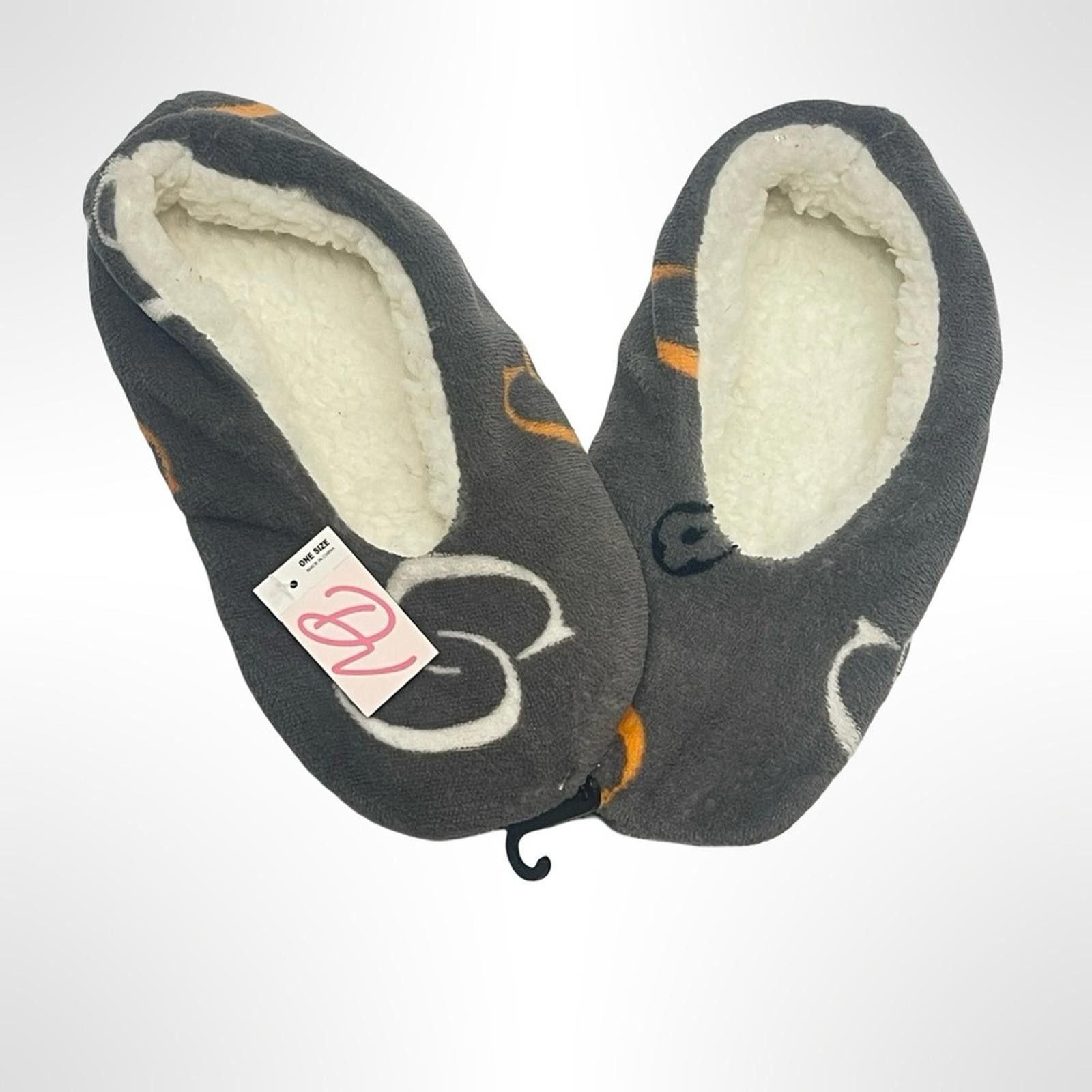 DVS Cozy Gray Medium size Slippers Size 6 to 8 Size US 7 / IT 37 - 1 Thumbnail