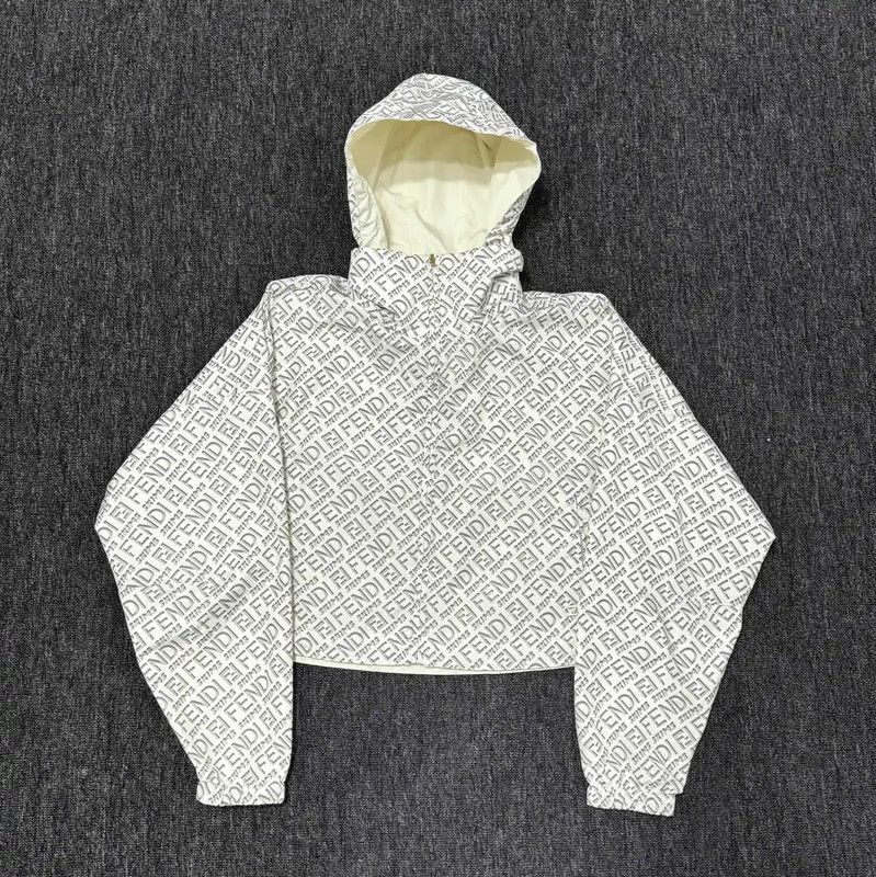 Fendi Fendi Cropped Jacket in Beige Polyester 0089 Size M / US 6-8 / IT 42-44 - 1 Thumbnail