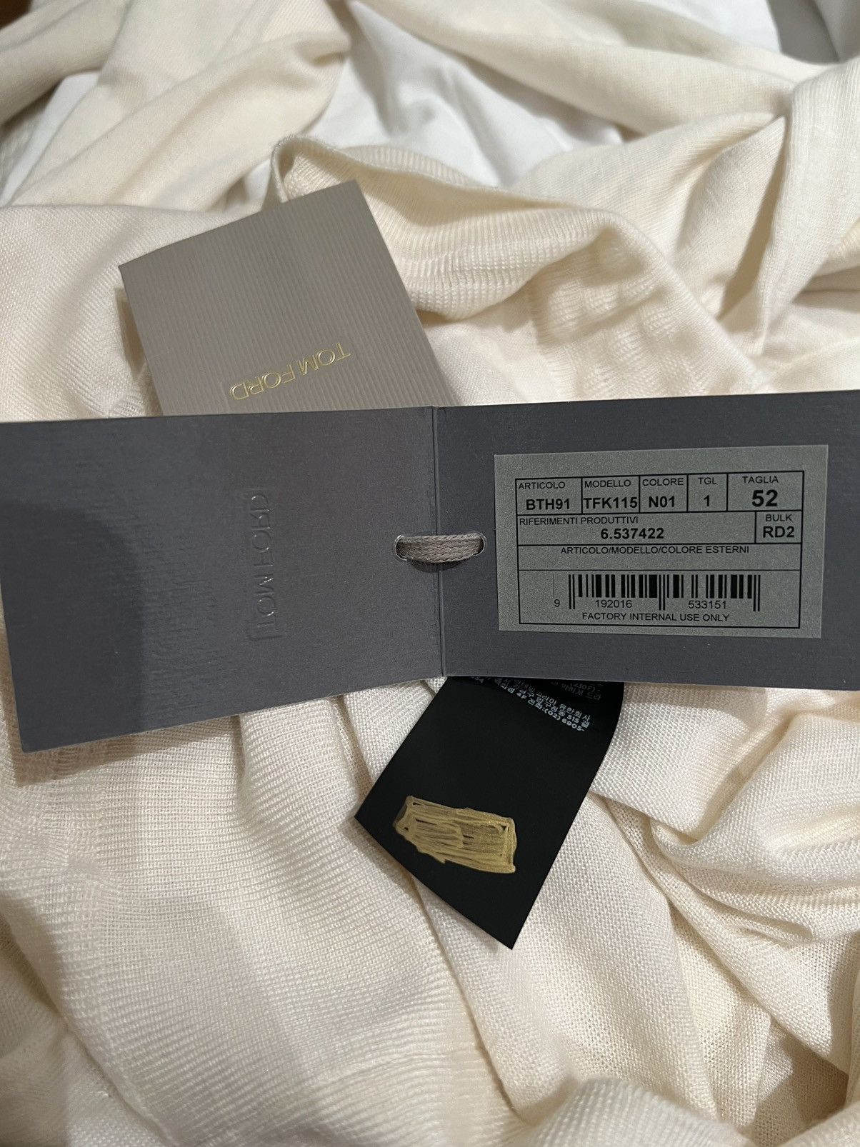 Tom Ford Tom Ford V Neck 70% Cashmere beige Size 52 Sweater Jumper Size US L / EU 52-54 / 3 - 10 Thumbnail