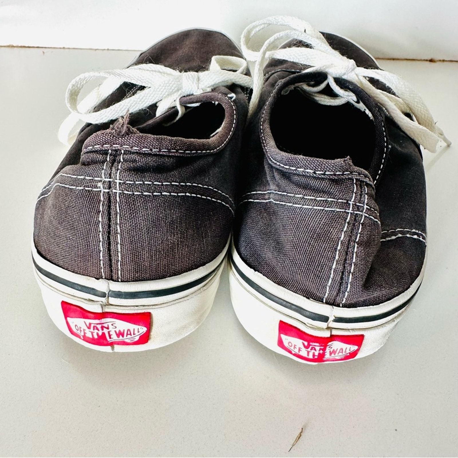 Vans VANS Classic Authentic Lace Up White Black Sneakers Shoes Size US 9.5 / IT 39.5 - 8 Thumbnail