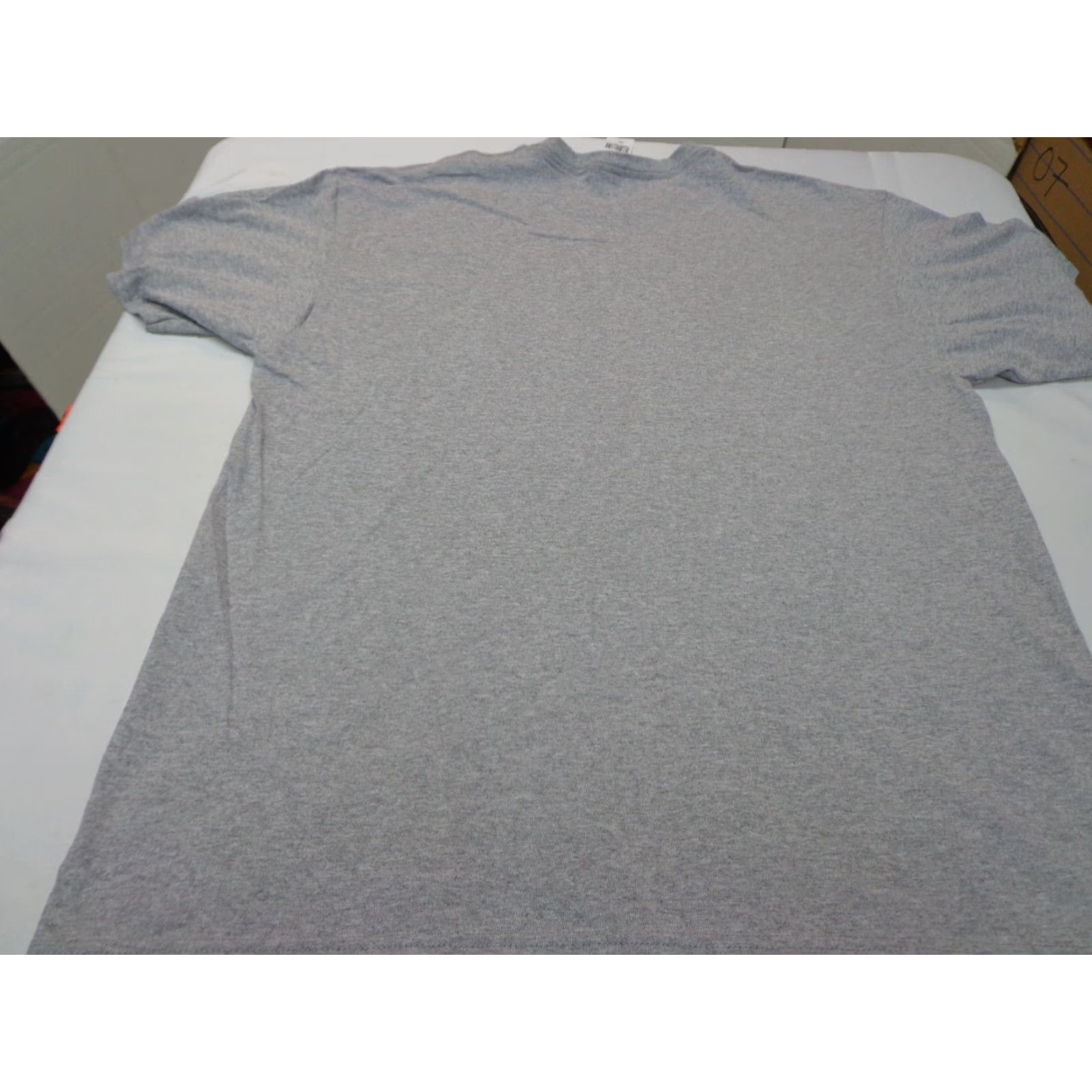 Delta **ALASKA SKAGWAY HAUNTING MOUNTAIN GRAPHIC T-SHIRT GRAY XL NWT** User: **NEW ALASKA SKAGWAY HAUNTING MOUNTAIN GRAPHIC T-SHIRT GRAY XL** Size US XL / EU 56 / 4 - 6 Thumbnail