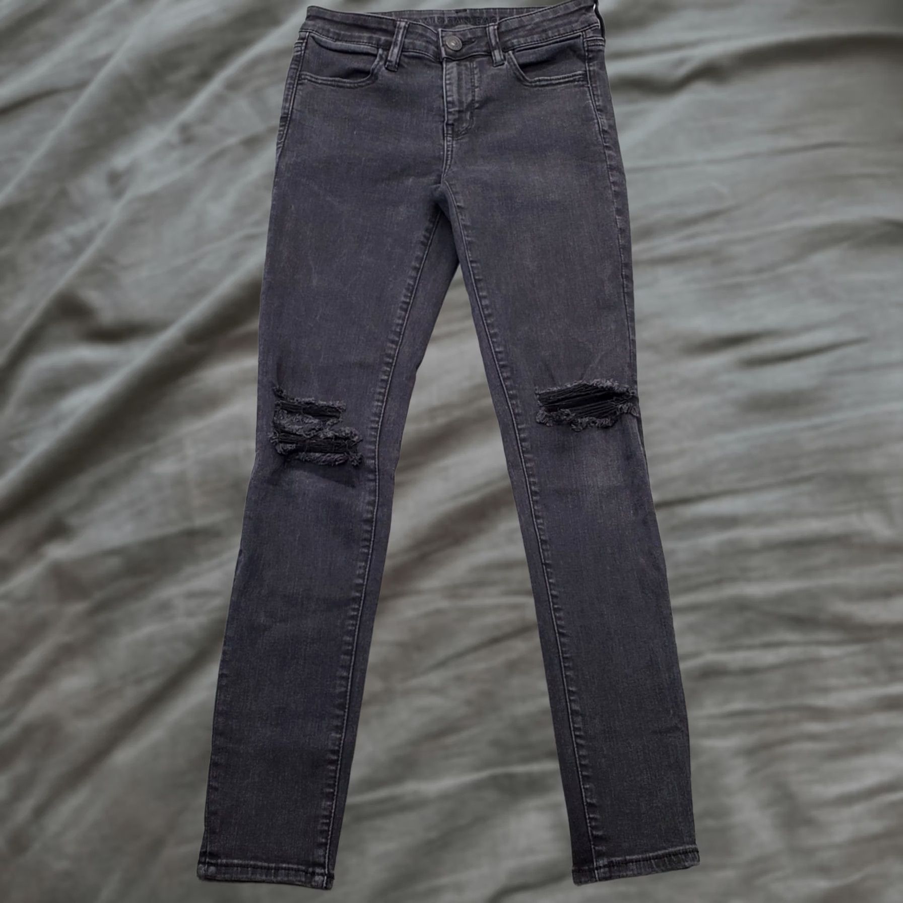 American Eagle Outfitters American Eagle Outfitters Skinny Jeans Womens 4 Black Denim Next Level Stretch Size 27" / US 4 / IT 40 - 1 Thumbnail
