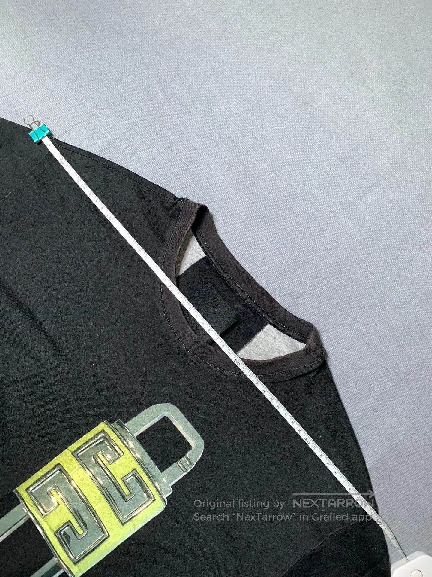 Givenchy Givenchy Lock Head Short Sleeve. Size US XS / EU 42 / 0 - 6 Thumbnail
