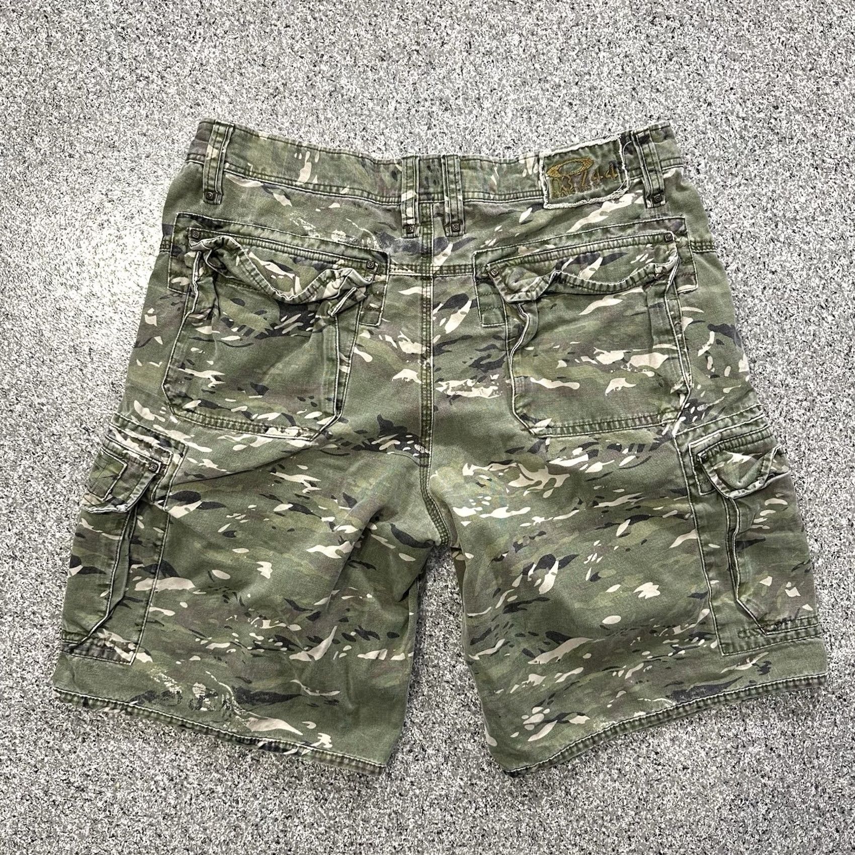 Oakley VINTAGE Oakley Cargo Shorts Mens 36 Green Camouflage Cotton Pockets 90s Y2K Cargo Size US 36 / EU 52 - 4 Thumbnail