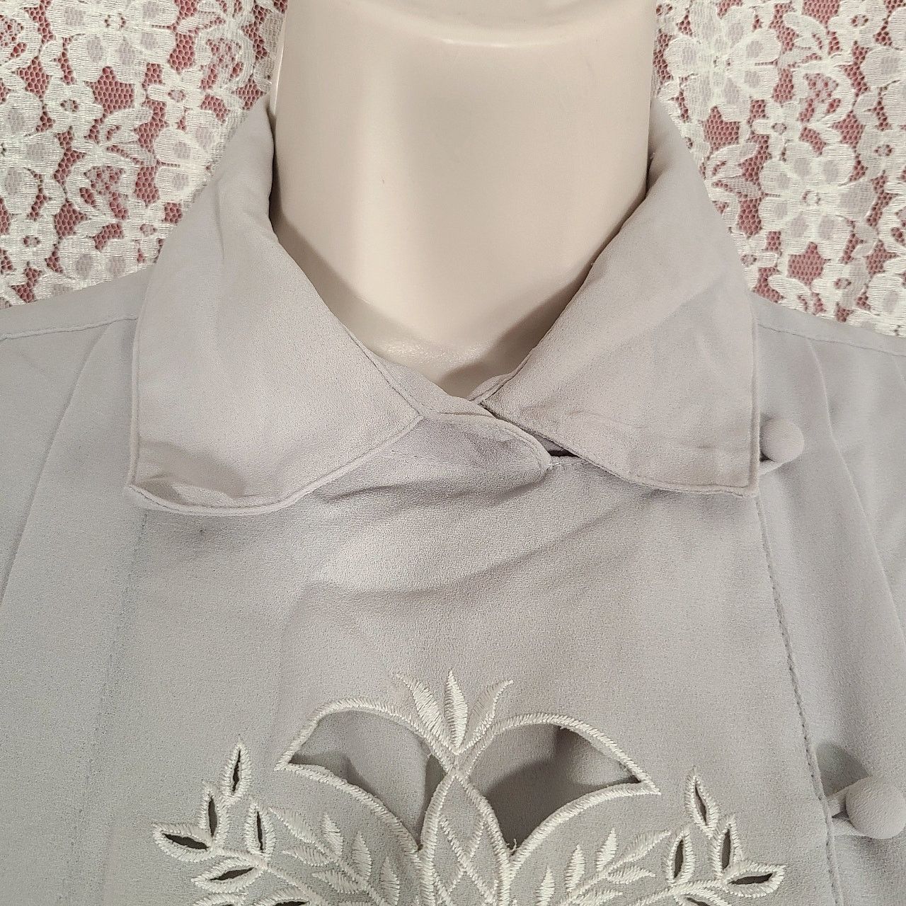 Vintage Vintage 80s au courant Grey embroidered Blouse size 12 Size M / US 6-8 / IT 42-44 - 5 Thumbnail