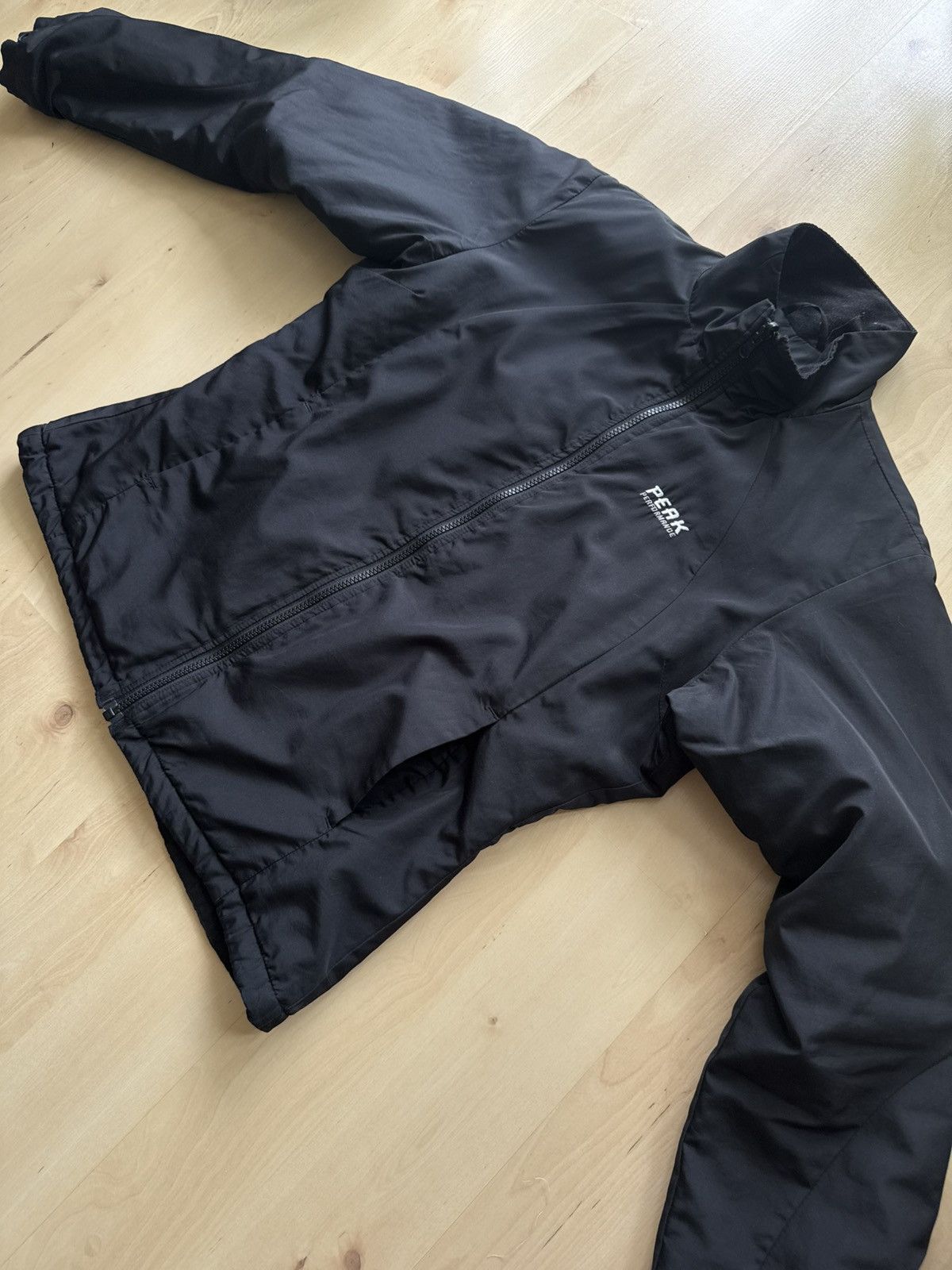 Peak Performance Peak Perfomance short windbreaker jacket Size L / US 10 / IT 46 - 3 Thumbnail