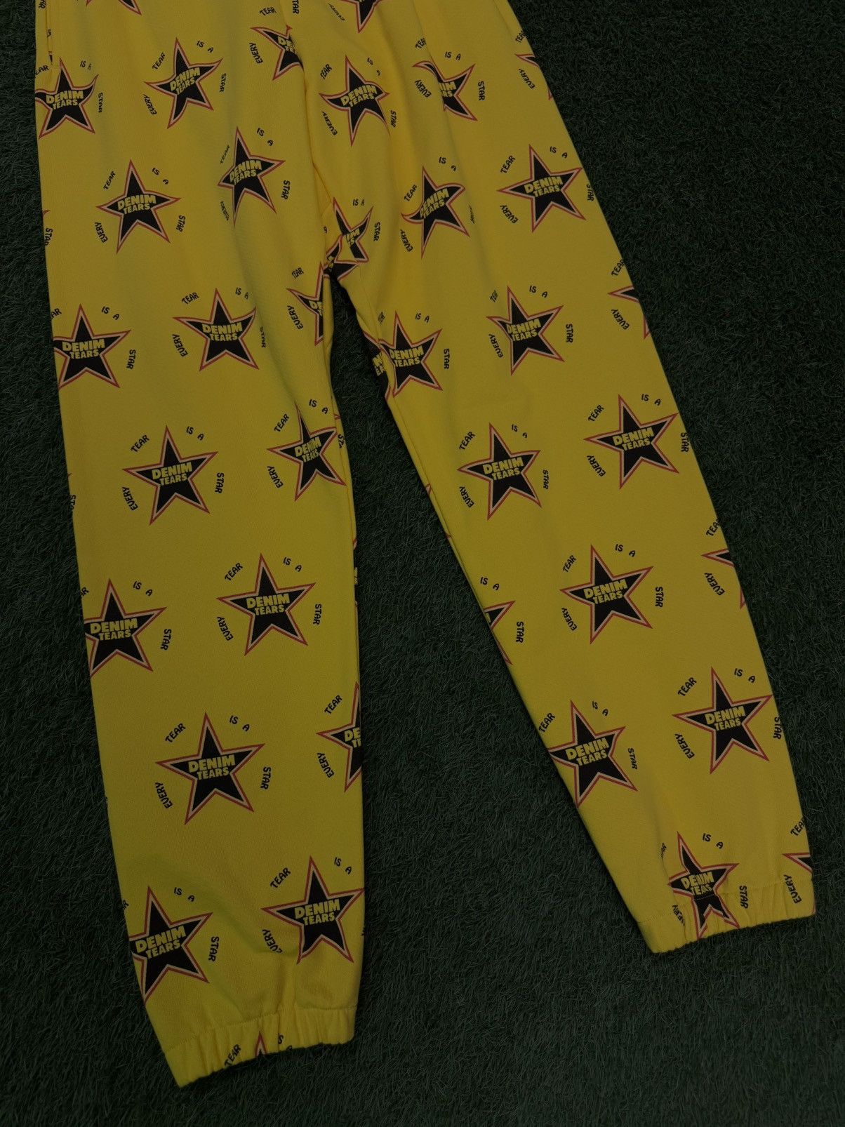DENIM TEARS Denim Tears Star Sweatpants Size Small (NEW) Size US 30 / EU 46 - 5 Thumbnail