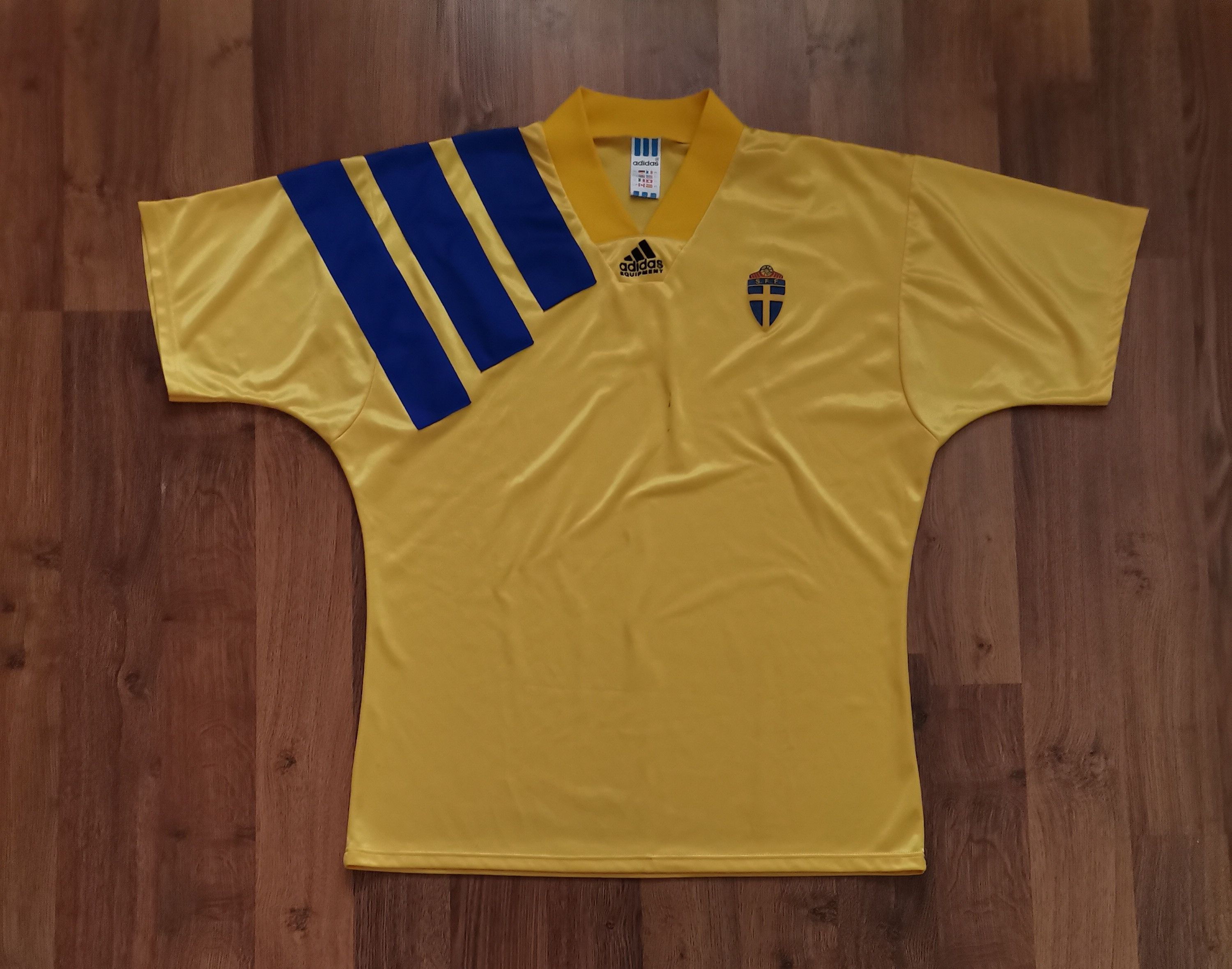 Adidas Vintage '90s Adidas Equipment Sweden Football Jersey Size US XL / EU 56 / 4 - 1 Thumbnail