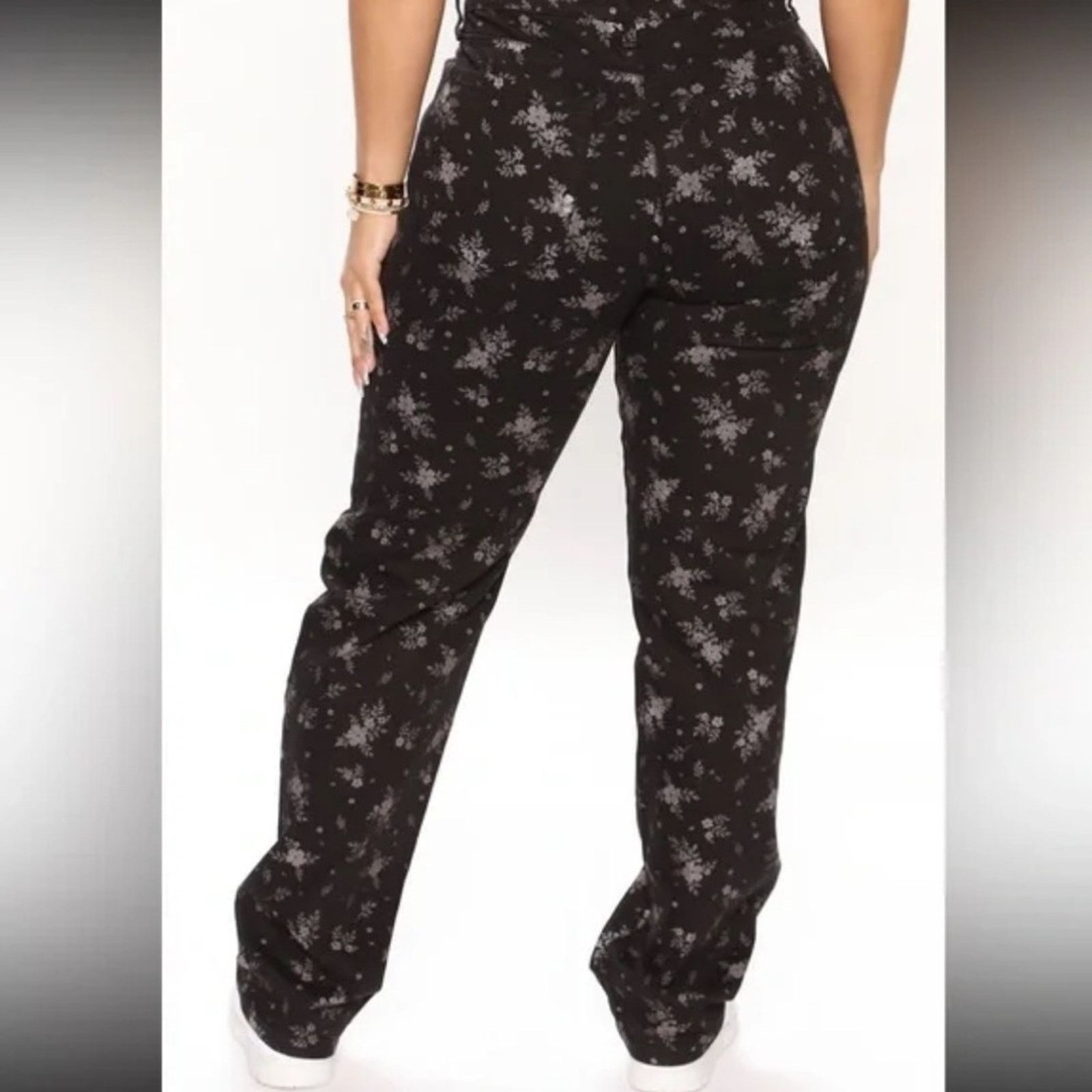 Other Fashion Nova Ditsy Floral Straight Leg Jeans Size 29" - 2 Thumbnail