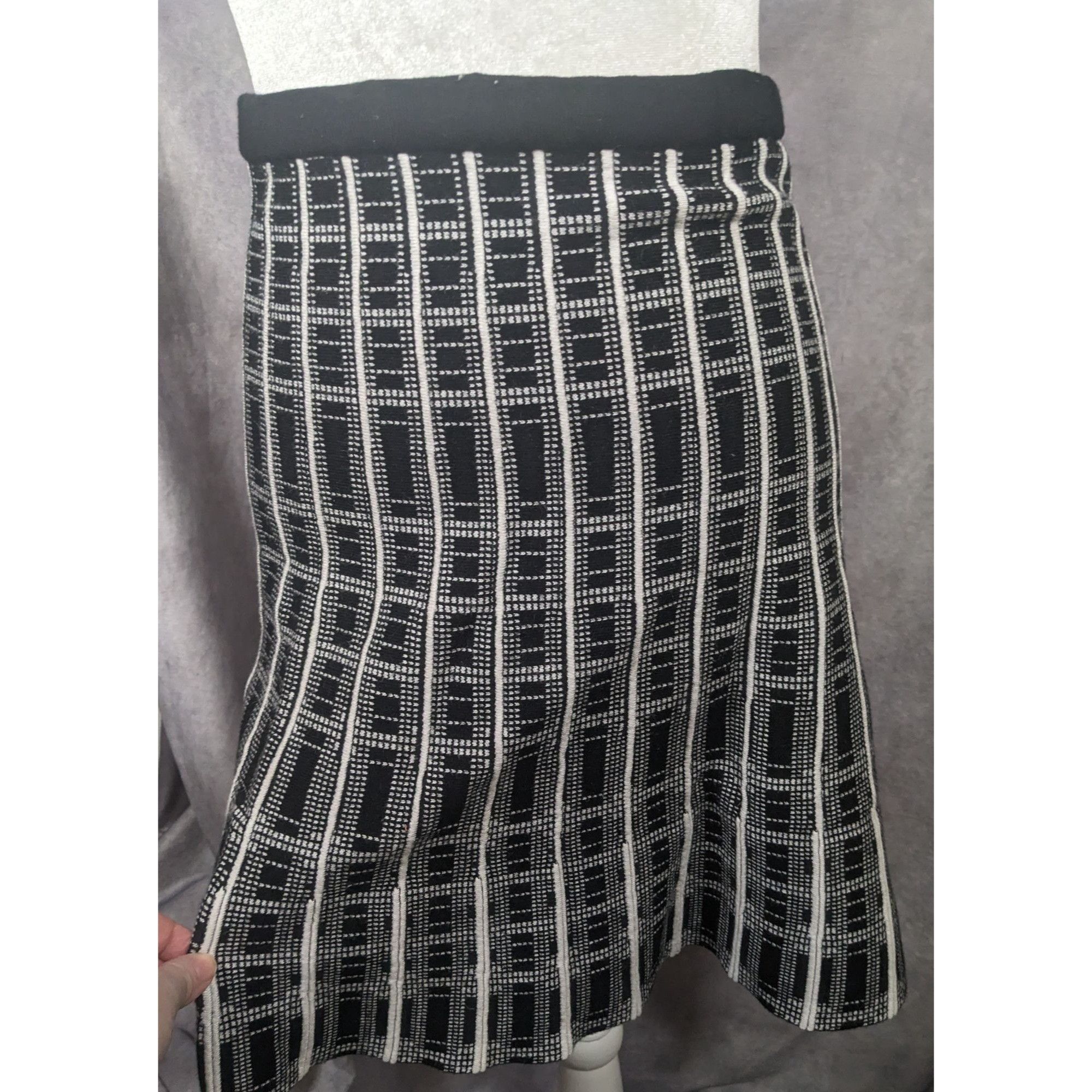 Other Spense Black And White Abstract Geometric Knit Skirt Size 28" / US 6 / IT 42 - 3 Thumbnail