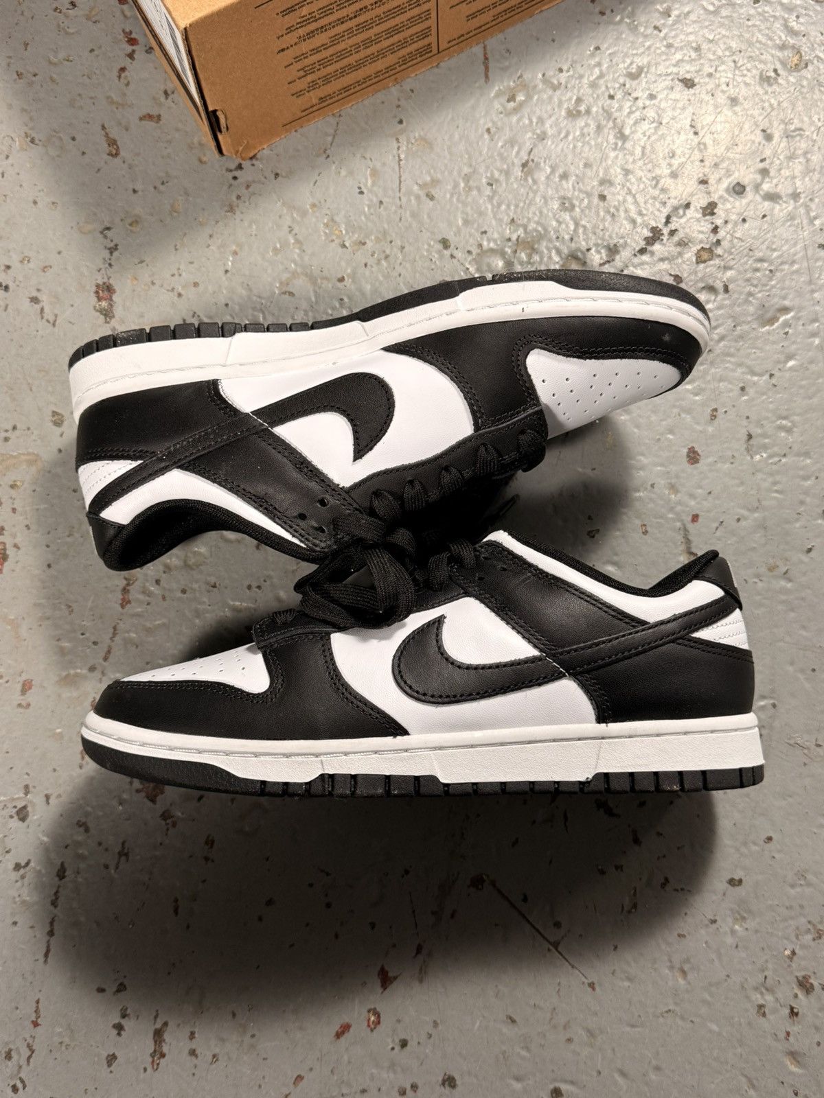 Nike Slightly Imperfect Nike Dunk Pandas Size US 8 / EU 41 - 4 Thumbnail