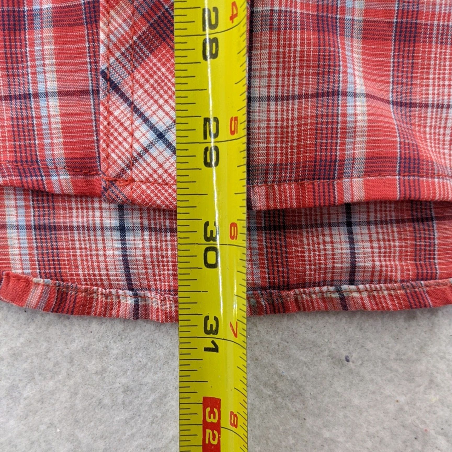 Wrangler VINTAGE Wrangler Men’s Short Sleeve Button-Up Shirt Cowboy Western Cotton Plaid S Red Size US S / EU 44-46 / 1 - 6 Thumbnail