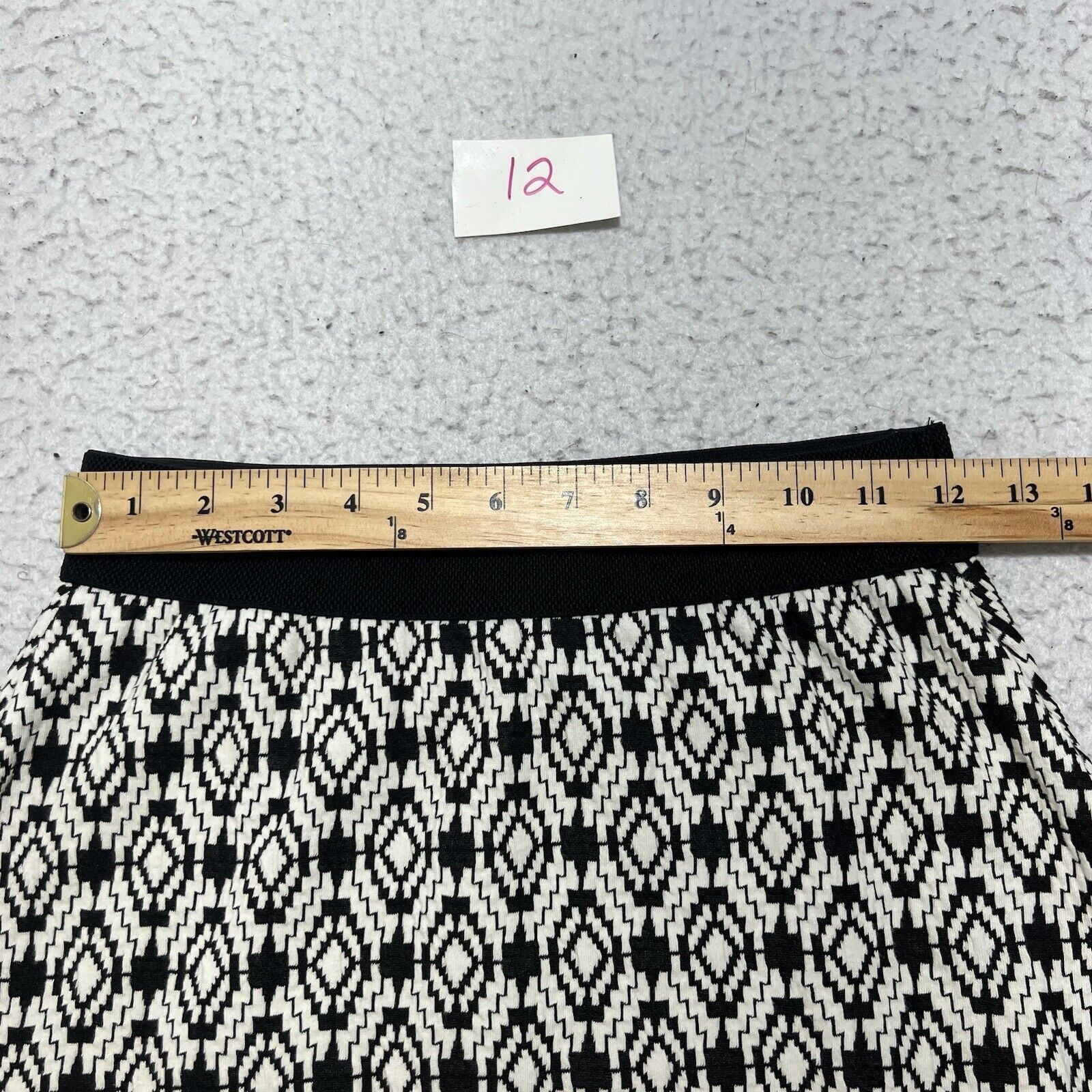 Nordstrom GILLI Kelsey Flared Mini Skirt Black/White Geometric Stretch Size 24" / US 00 / IT 34 - 7 Thumbnail