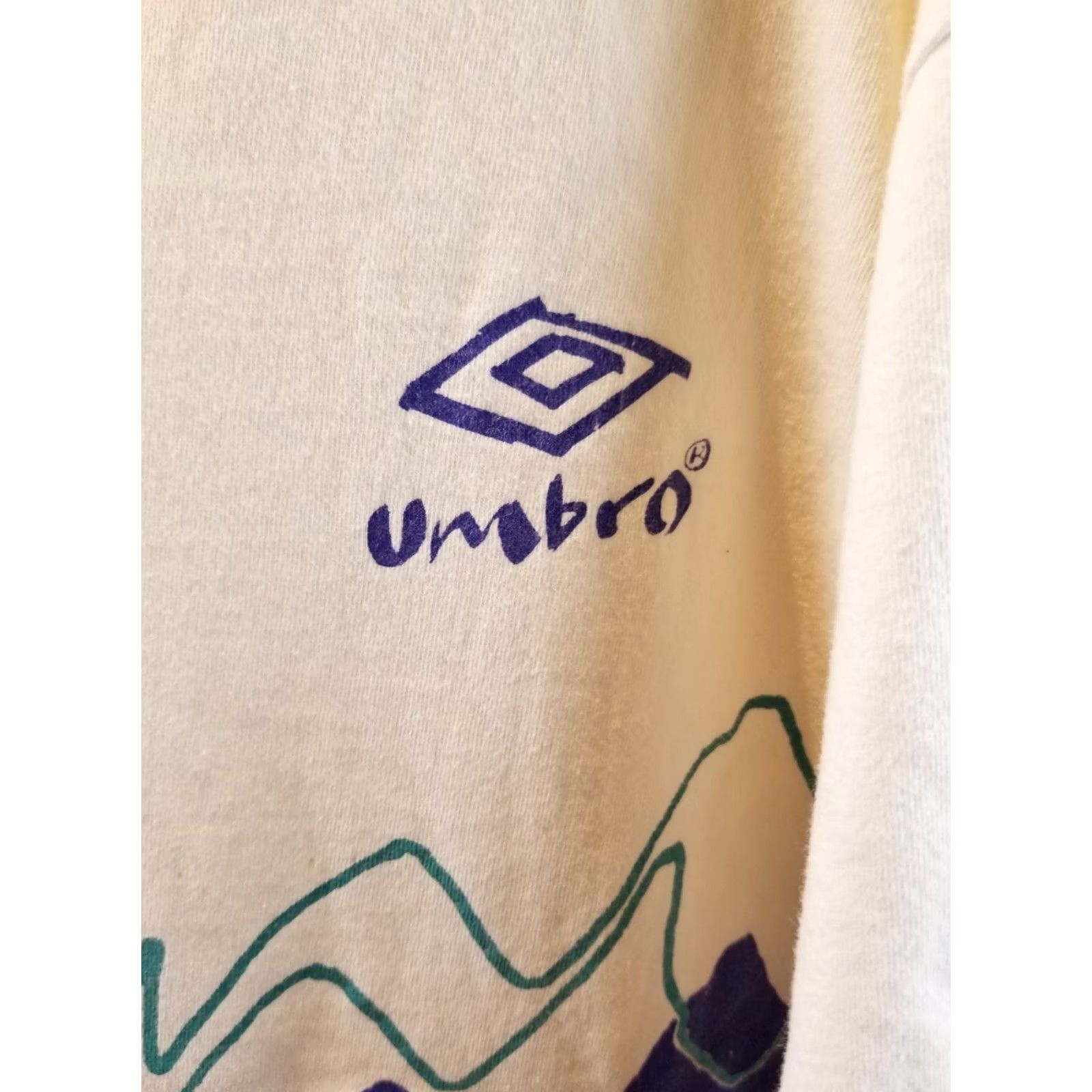 Umbro VINTAGE UMBRO SOCCER T-SHIRT NS XLARGE MEN White Short Sleeve Round Neck T-Shirt 90s Retro USA Made in USA Deluxe Single Stitch Size US XL / EU 56 / 4 - 2 Thumbnail