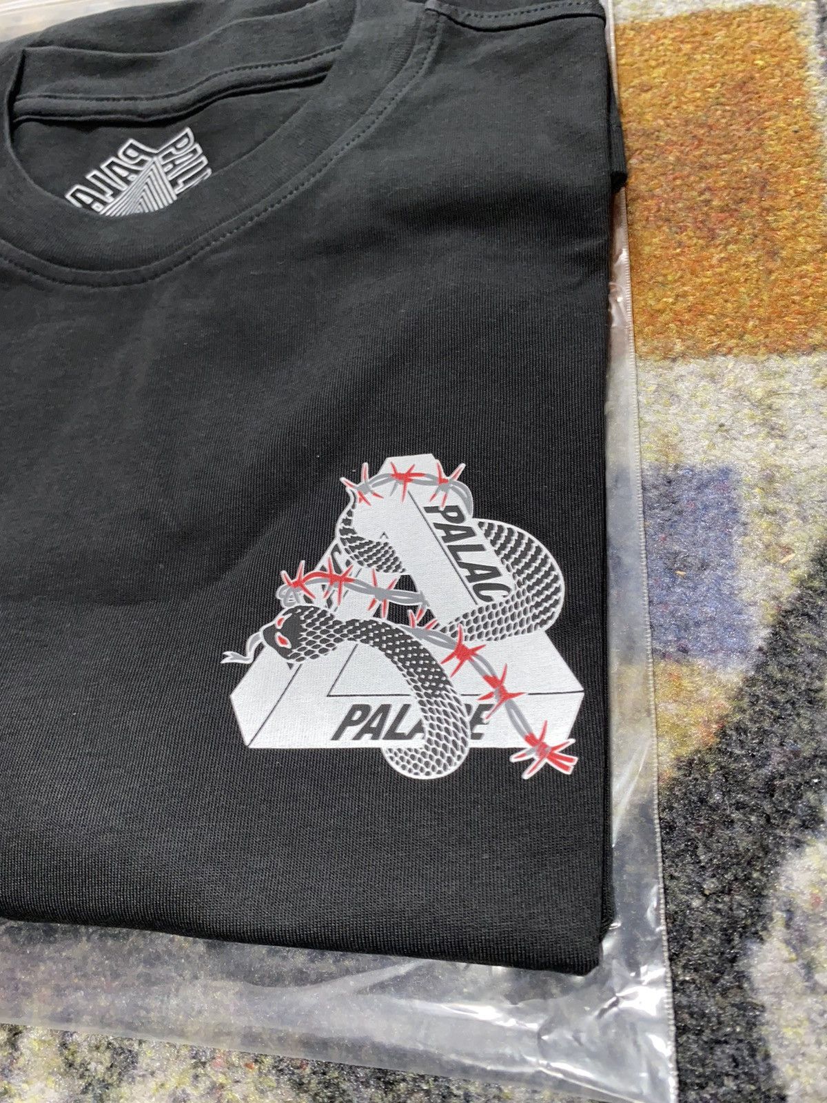 Palace Palace Hesh Mit Fresh T-Shirt Black Size US XL / EU 56 / 4 - 2 Thumbnail
