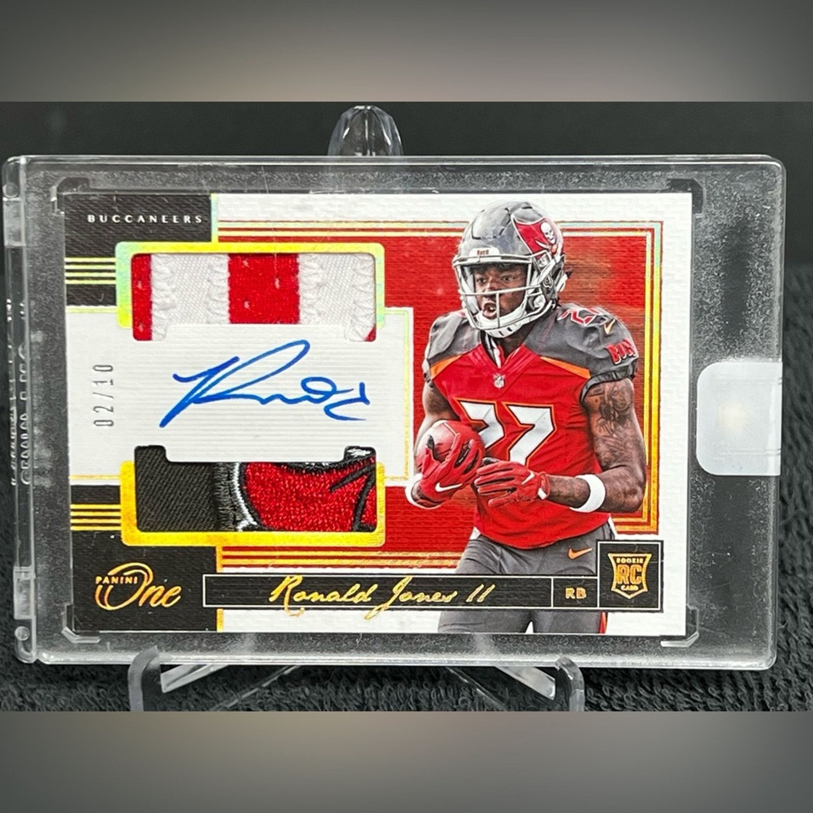 NFL 2018 Panini Ronald Jones Logo Patch Auto #D 6/10 Rookie RPA Size ONE SIZE - 1 Thumbnail