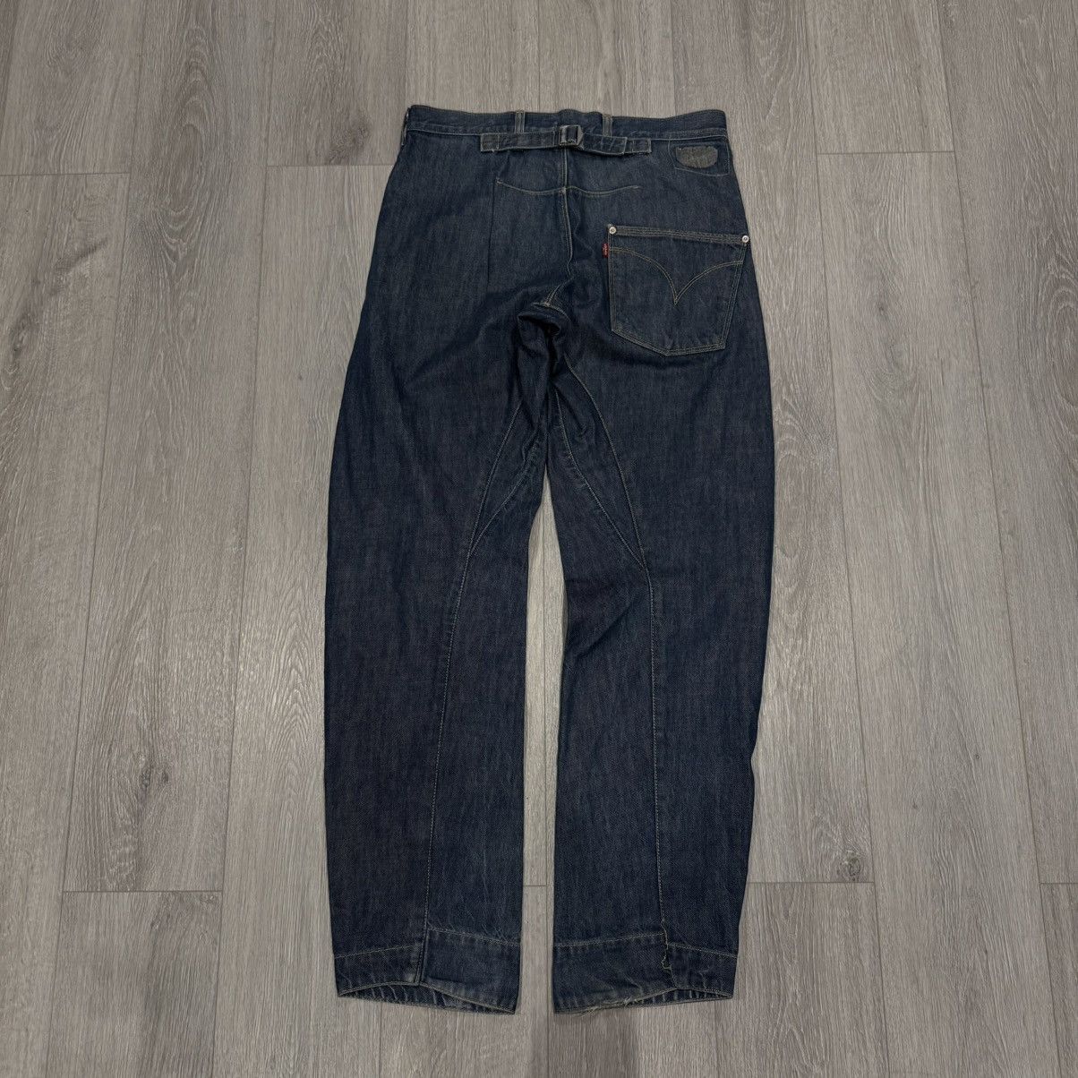 Levi's Vintage Levi’s Buckle Belt Avant Garde Jeans Distressed Size US 32 / EU 48 - 2 Thumbnail