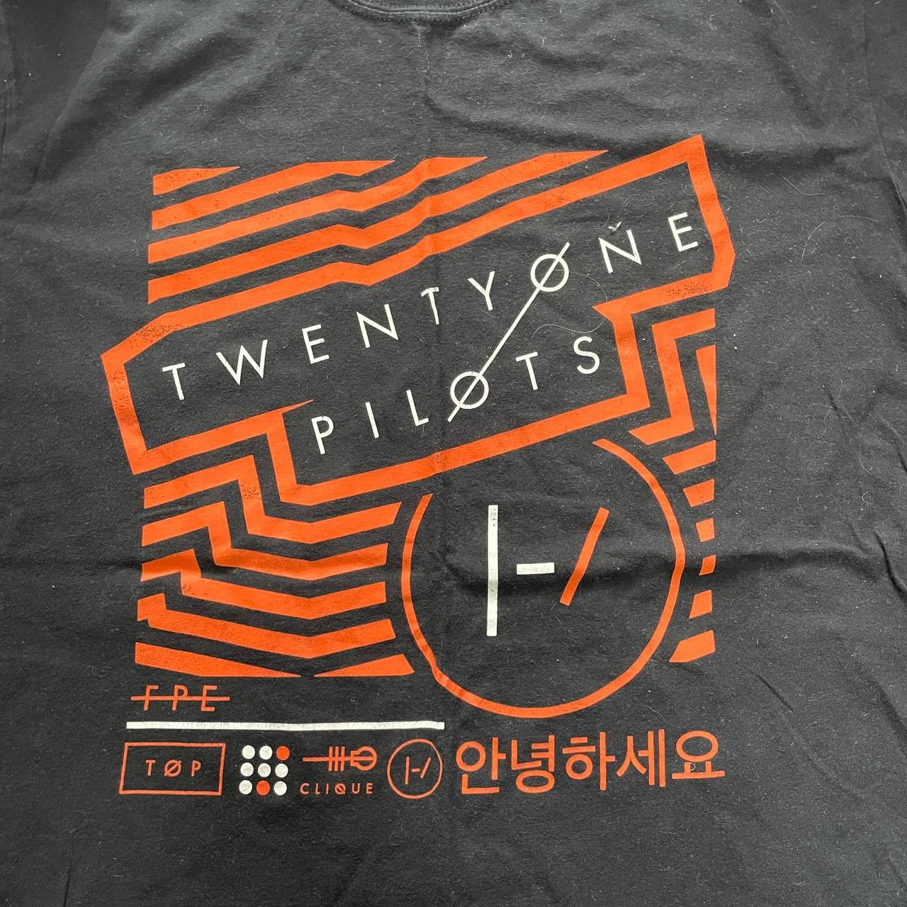 Band Tees VINTAGE Y2K TWENTY ONE PILOTS RARE TOUR FADED TEE Size US L / EU 52-54 / 3 - 3 Thumbnail