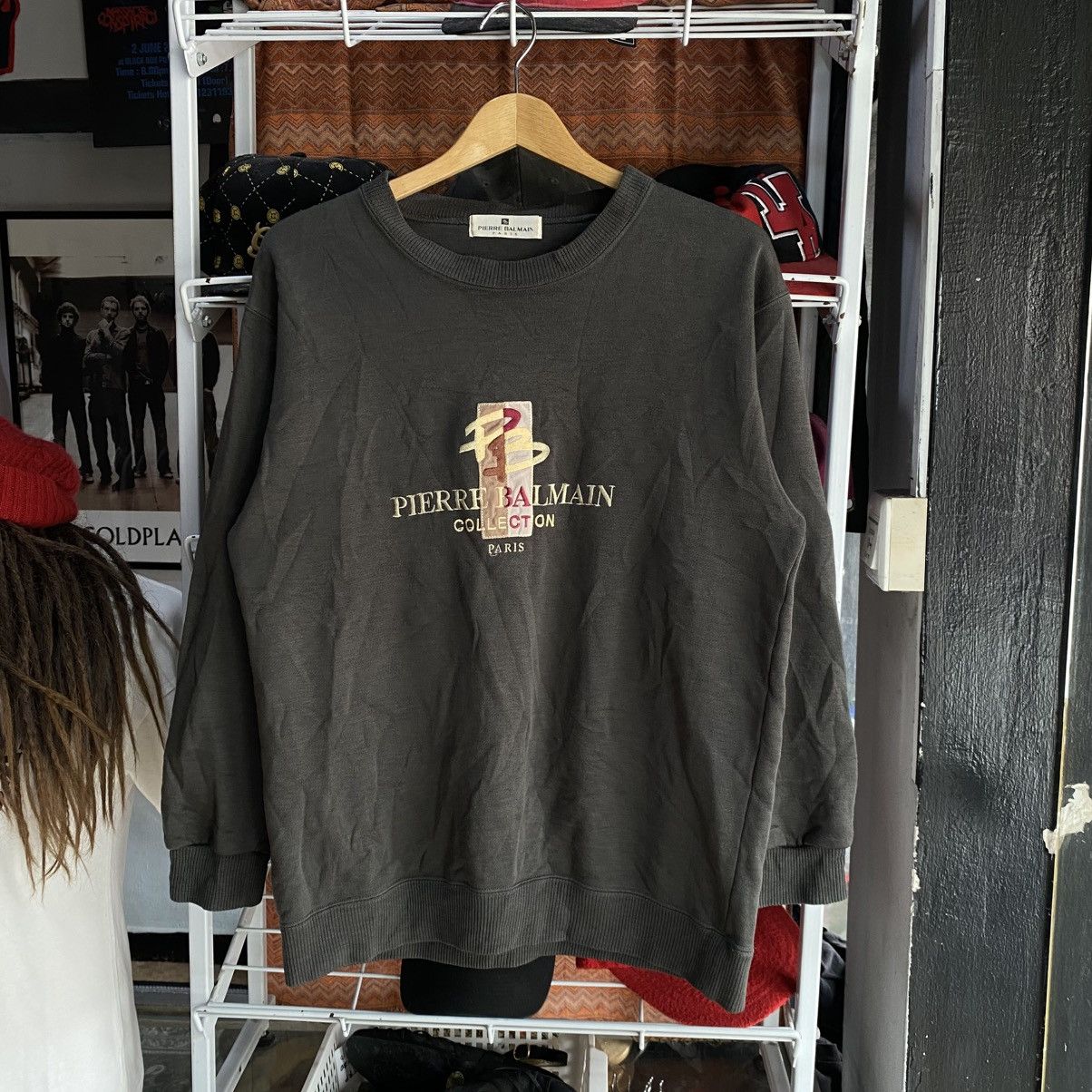 Pierre Balmain Vintage Pierre Balmain Paris Embroidered Sweatshirt Crewneck Size US L / EU 52-54 / 3 - 1 Thumbnail