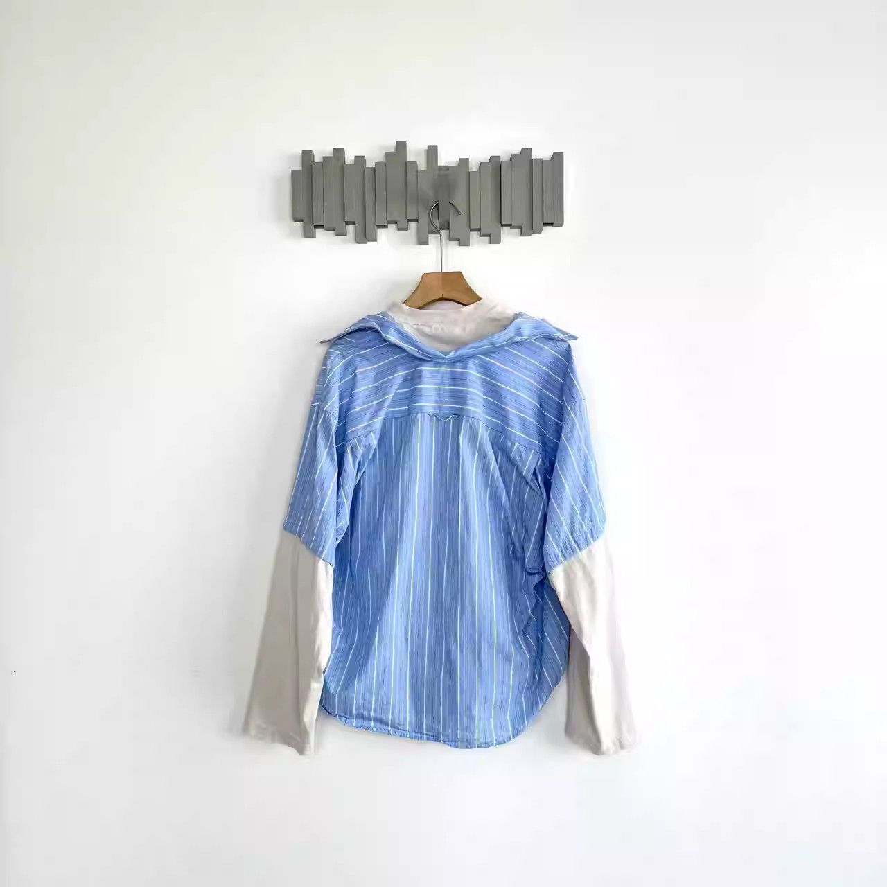 Balenciaga Balenciaga FW22 Color Matching Fake Two Striped Lapel Shirt Size US L / EU 52-54 / 3 - 2 Thumbnail