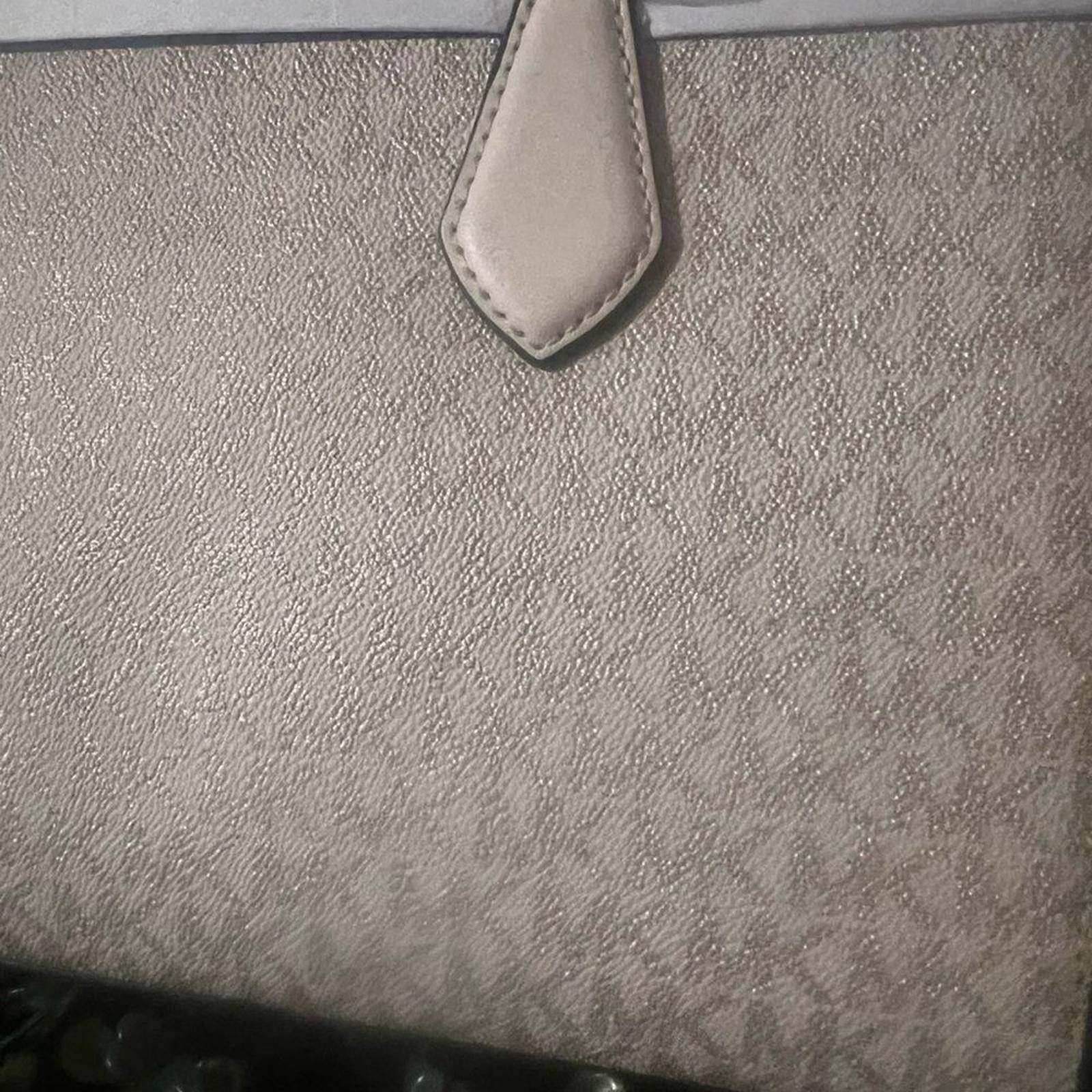 Michael Kors Michael Kors Sheila Medium Satchel Pale Gold Top Handle Bag Size ONE SIZE - 10 Thumbnail