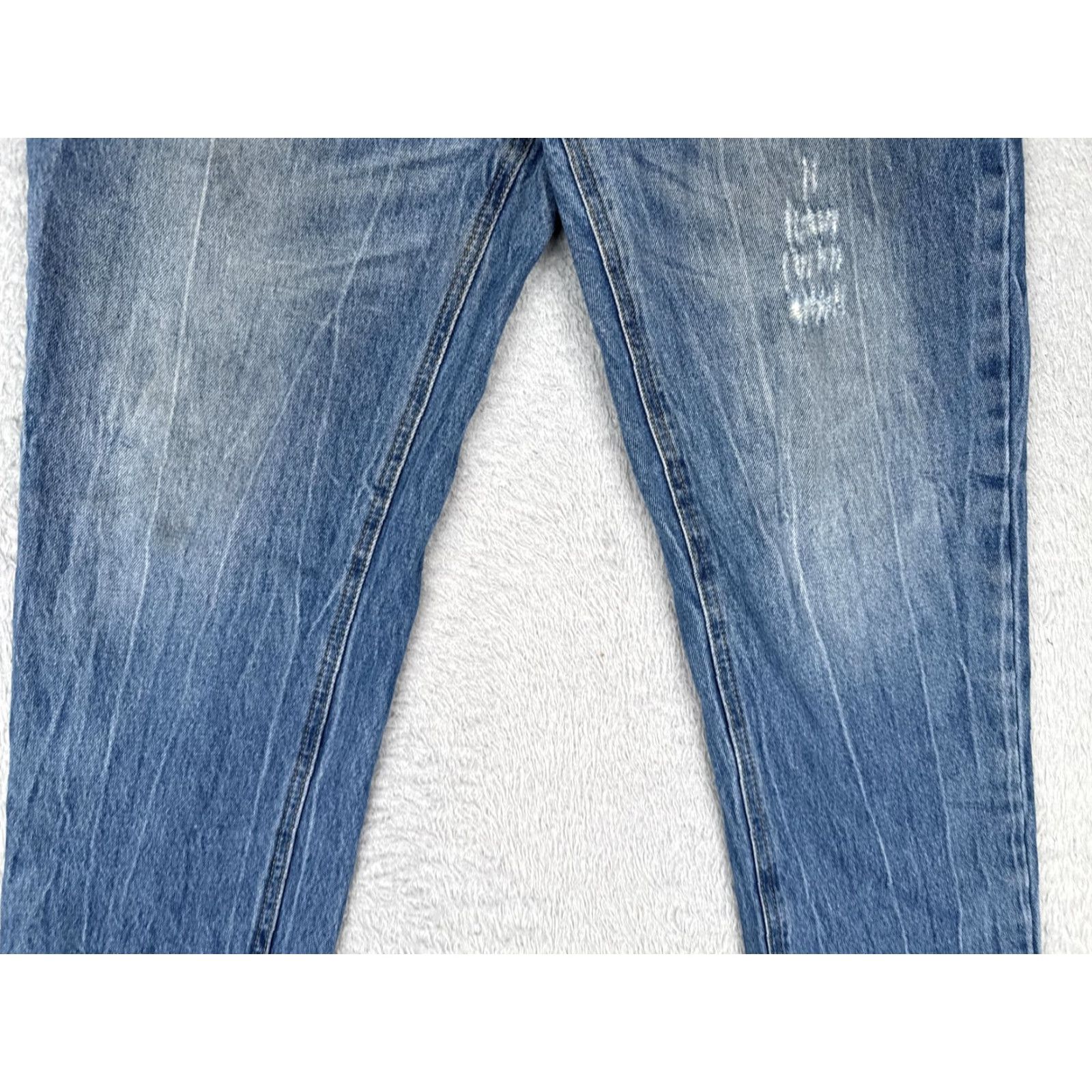 Denime Distressed Jeans Mens 32x30 Blue Light Wash Tapered Leg Zip Fly Denim 90s Mens Size US 32 / EU 48 - 3 Thumbnail