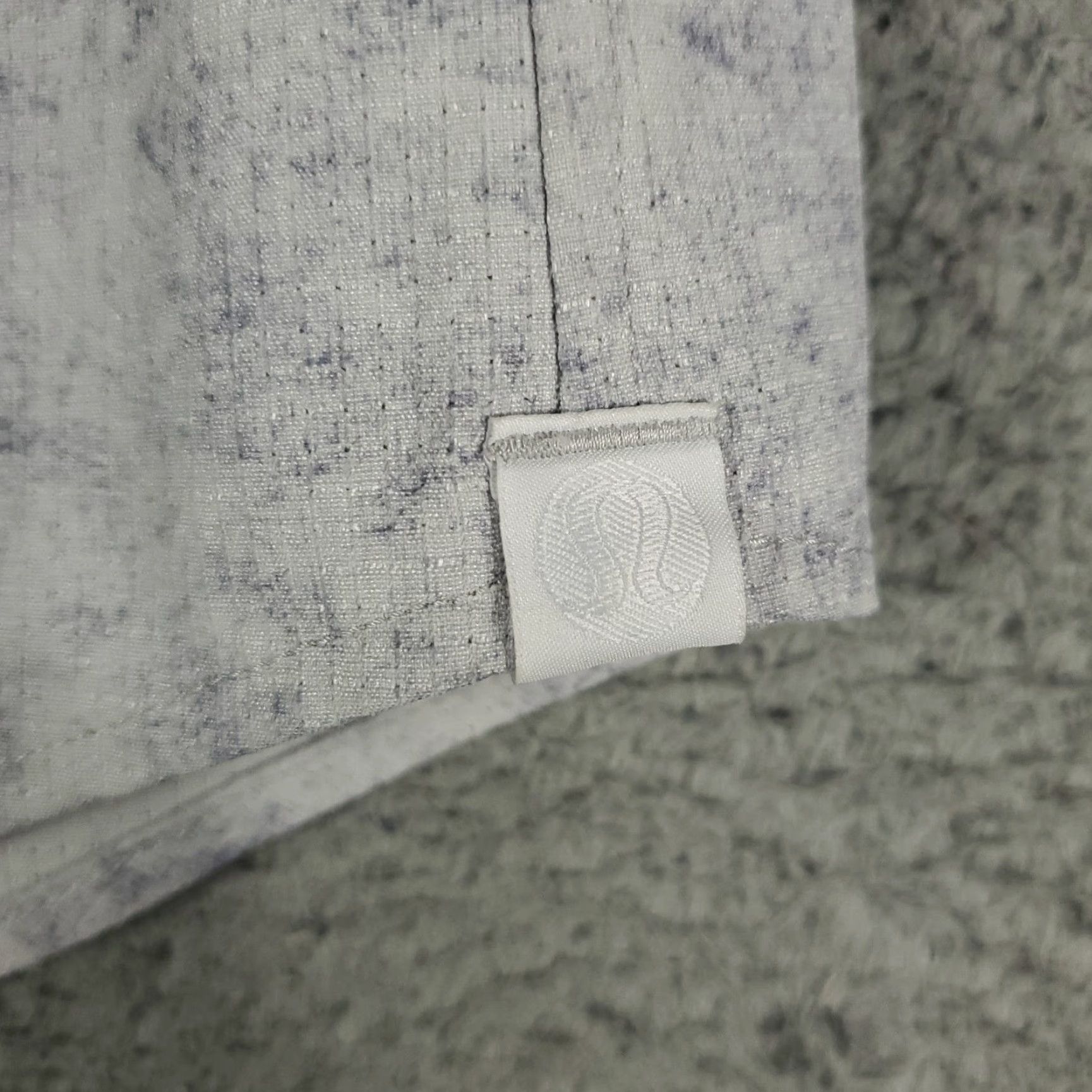 Lululemon Lululemon Shirt Mens Size Medium Blue White Stretch Casual Button Up Long Sleeve Shirt Size US M / EU 48-50 / 2 - 3 Thumbnail