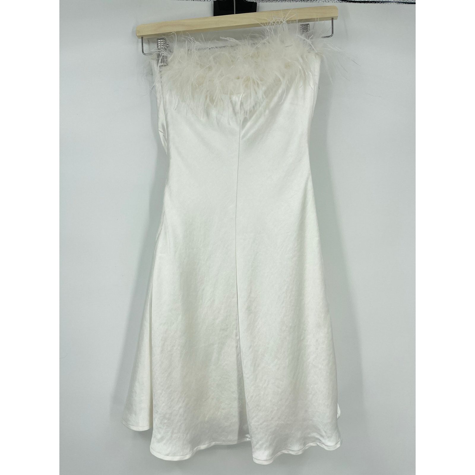 REVOLVE Lovers and Friends | Moira Mini Dress White Feather Trim XS Size XS / US 0-2 / IT 36-38 - 4 Thumbnail