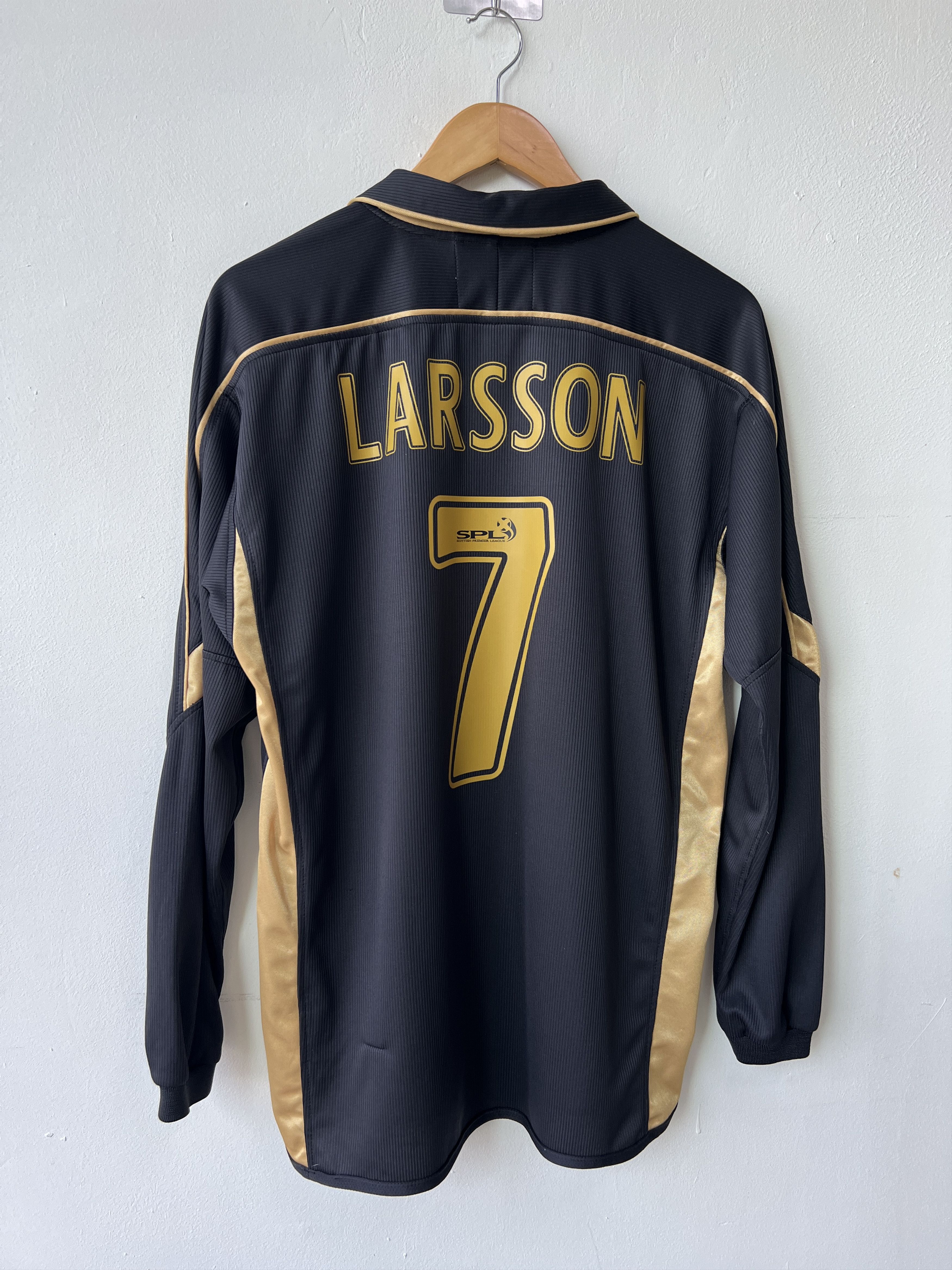 Umbro (M) Celtic 2003-04 Away Long Sleeve Kit Larsson #7 Size US M / EU 48-50 / 2 - 7 Thumbnail