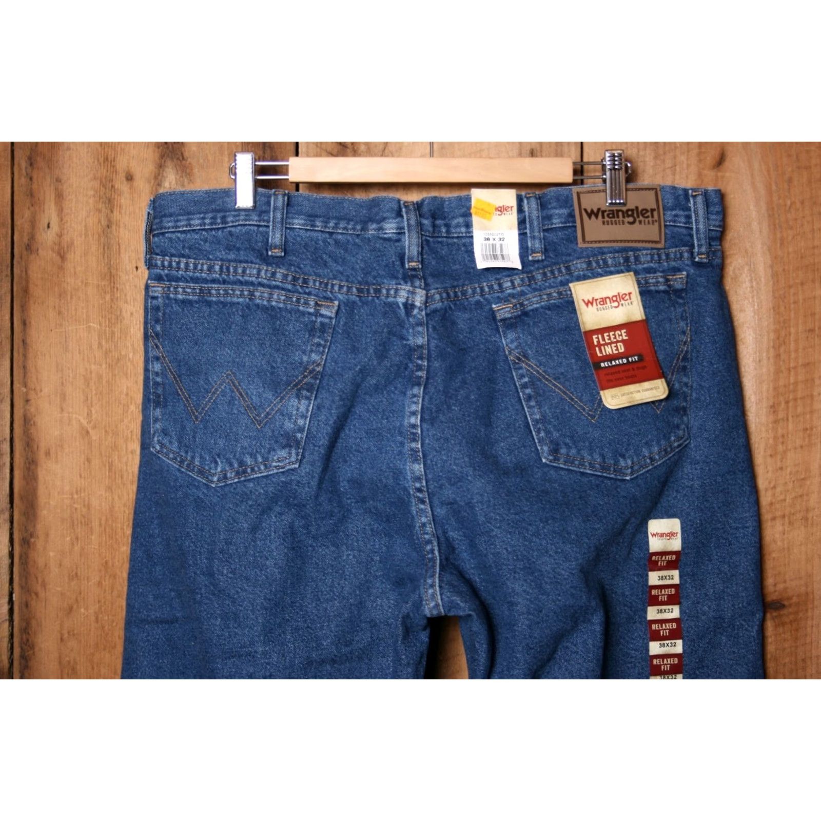 Wrangler Wrangler Rugged Wear Jeans Relaxed 5-Pocket Denim Straight Blue Sz 38x32 Men Regular Lined US 39" Waist Size US 39 - 4 Thumbnail