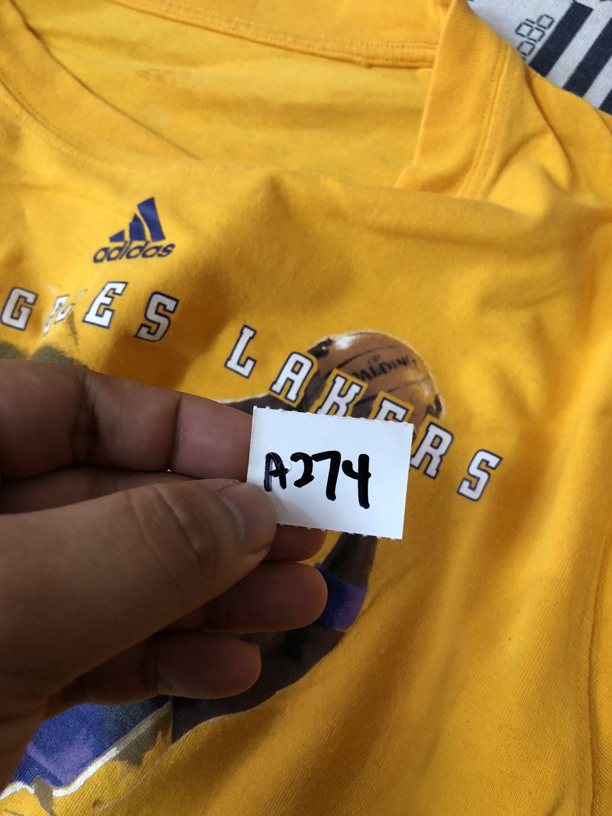 Adidas DL Adidas L.A. Lakers Kobe Bryant Yellow T-Shirt #A274 Size US M / EU 48-50 / 2 - 12 Thumbnail