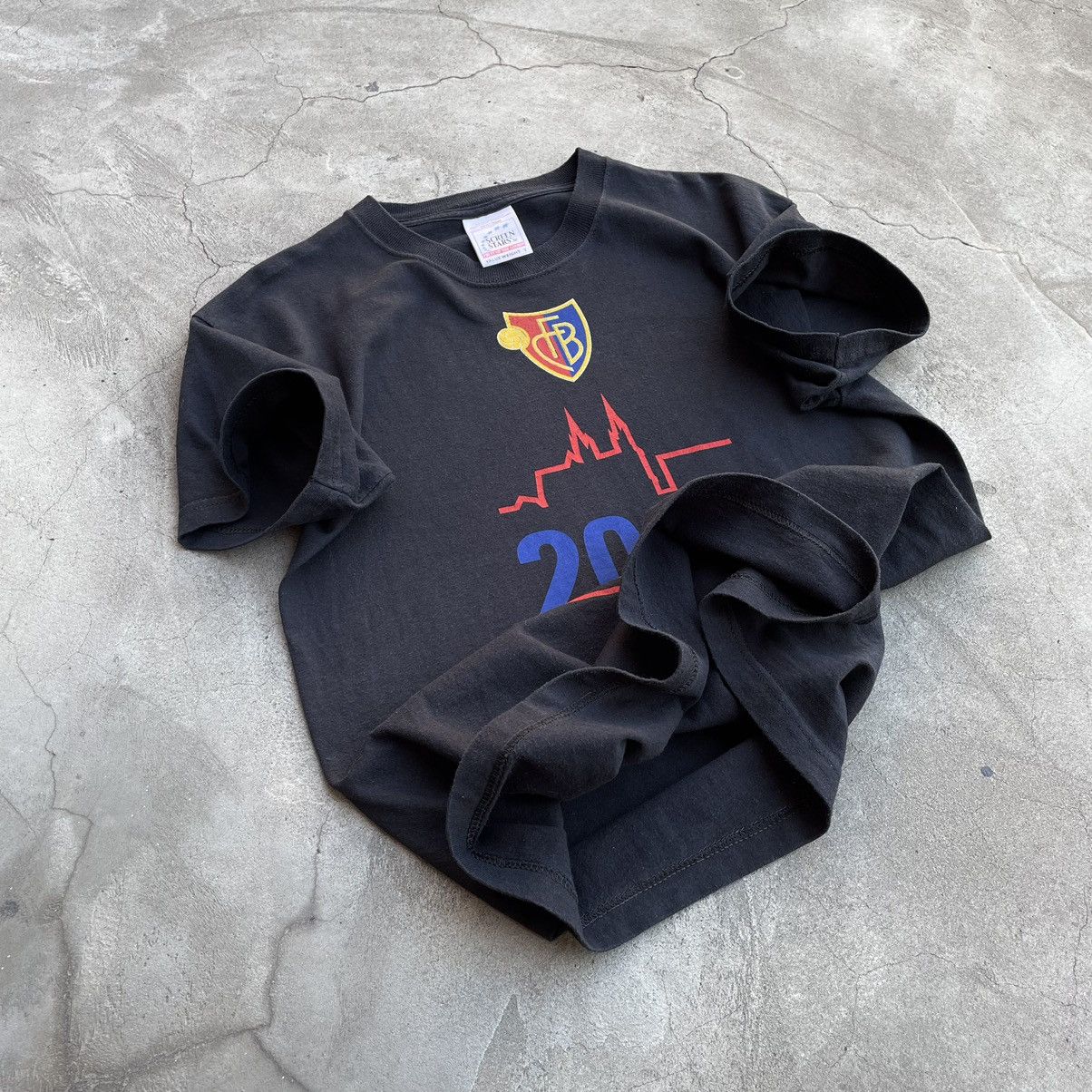 Vintage FC- BASEL 2003 Cupsieger Schweiz T-Shirt Y2K Jersey Tee Size US S / EU 44-46 / 1 - 2 Thumbnail